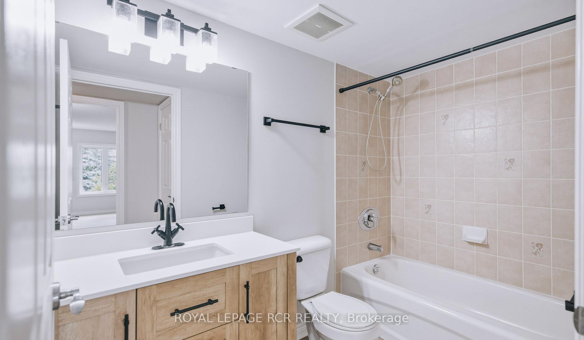 Photo 18 of Unit 307, 32 Church Street, King, Schomberg — HOMEH