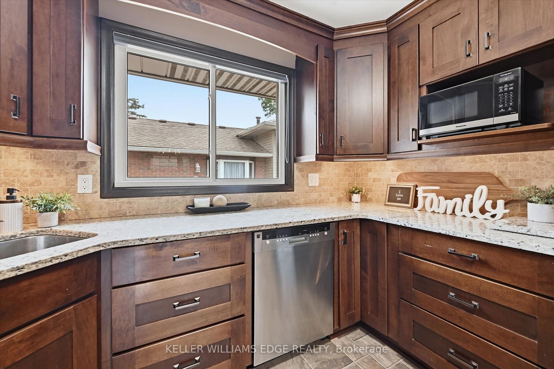 Photo 14 of 38 James Street, Hamilton, Dundas — HOMEH