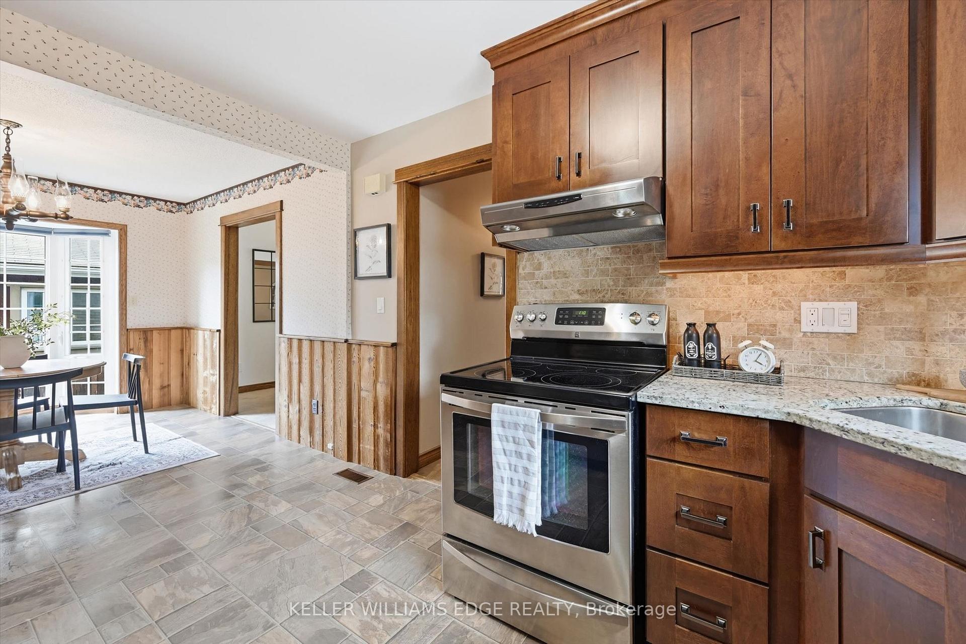 Photo 15 of 38 James Street, Hamilton, Dundas — HOMEH