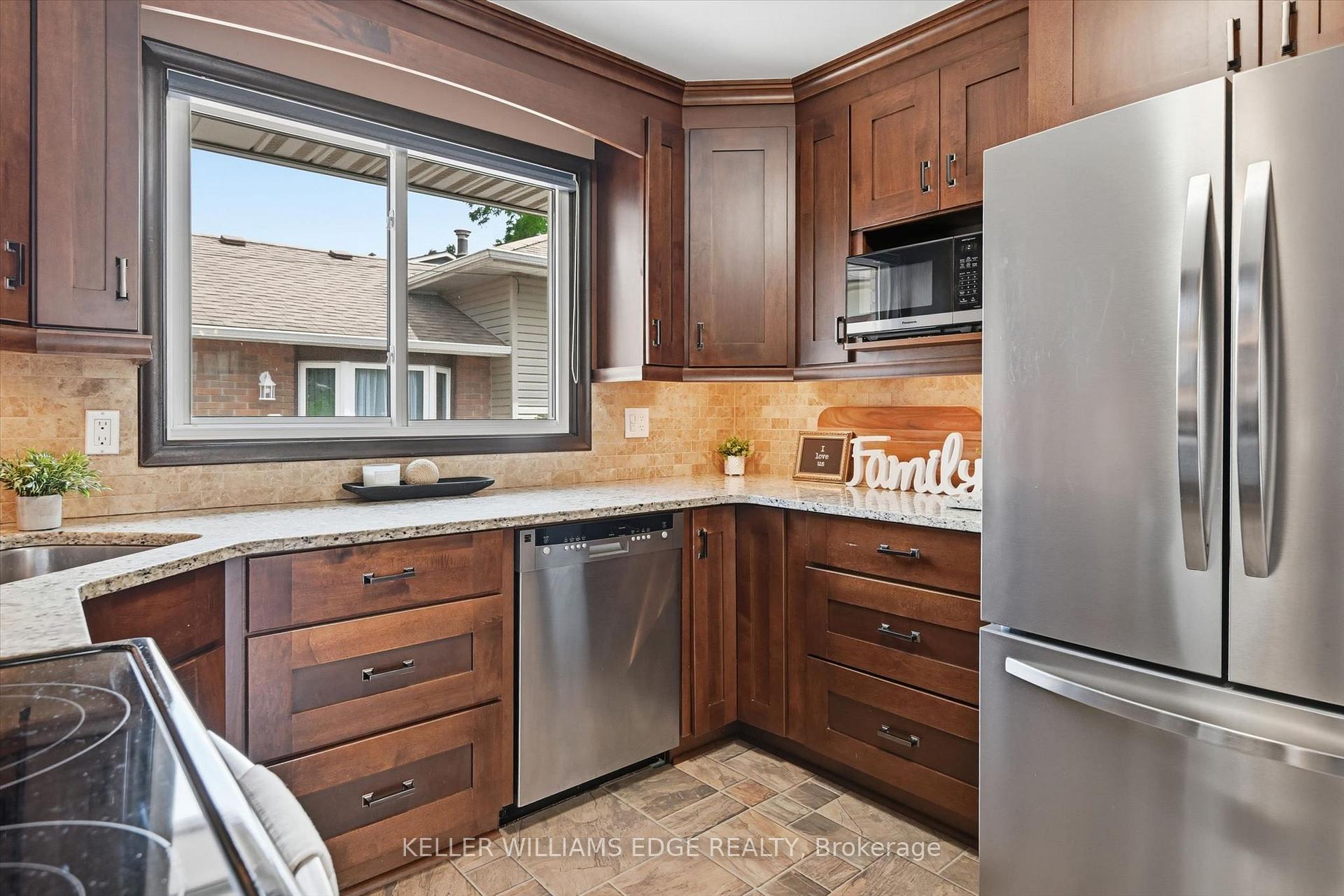 Photo 16 of 38 James Street, Hamilton, Dundas — HOMEH