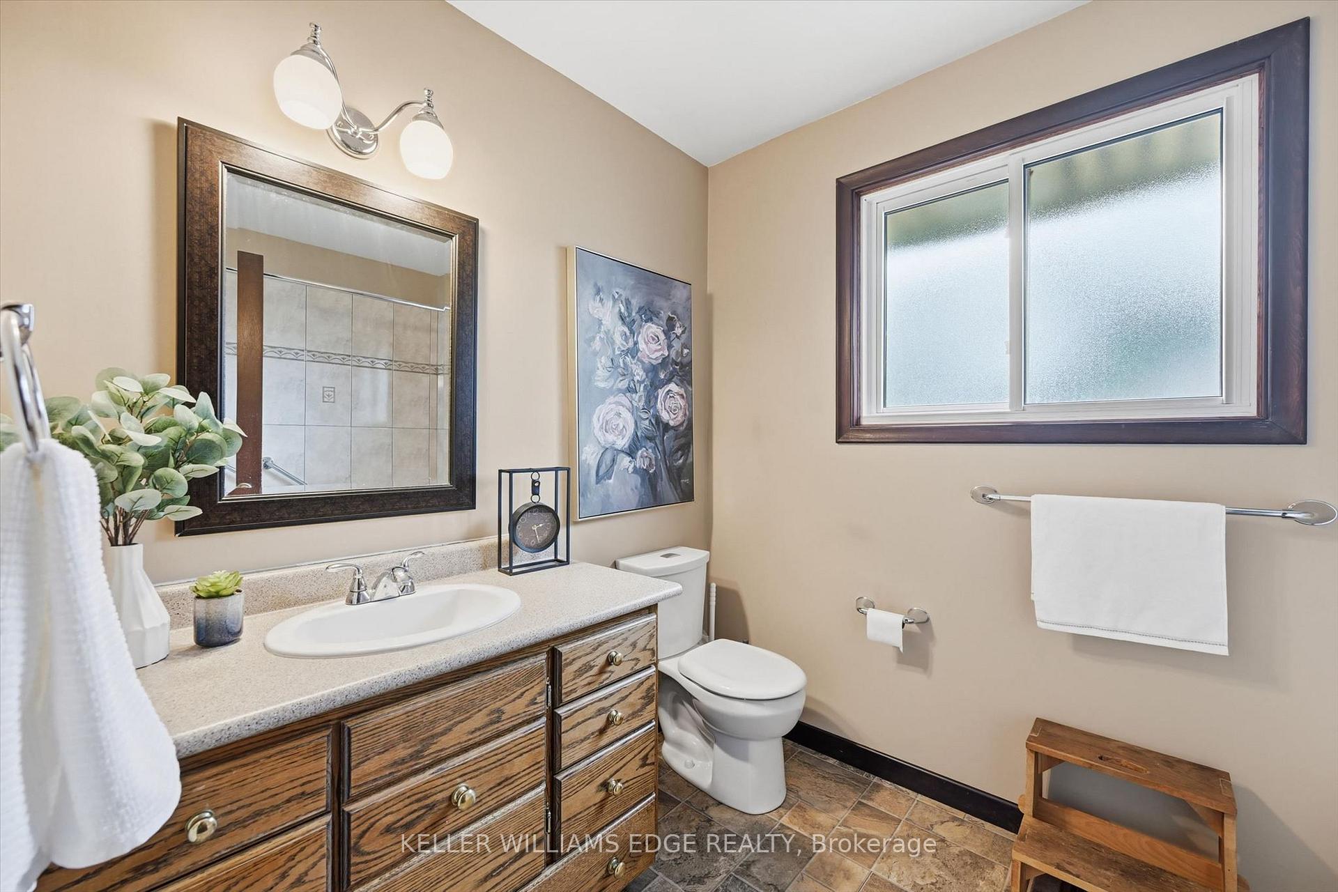 Photo 25 of 38 James Street, Hamilton, Dundas — HOMEH