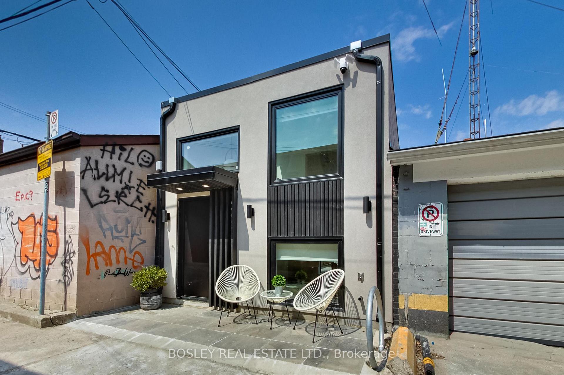 Photo 2 of 13R Mansfield Avenue, Toronto, Trinity-Bellwoods — HOMEH