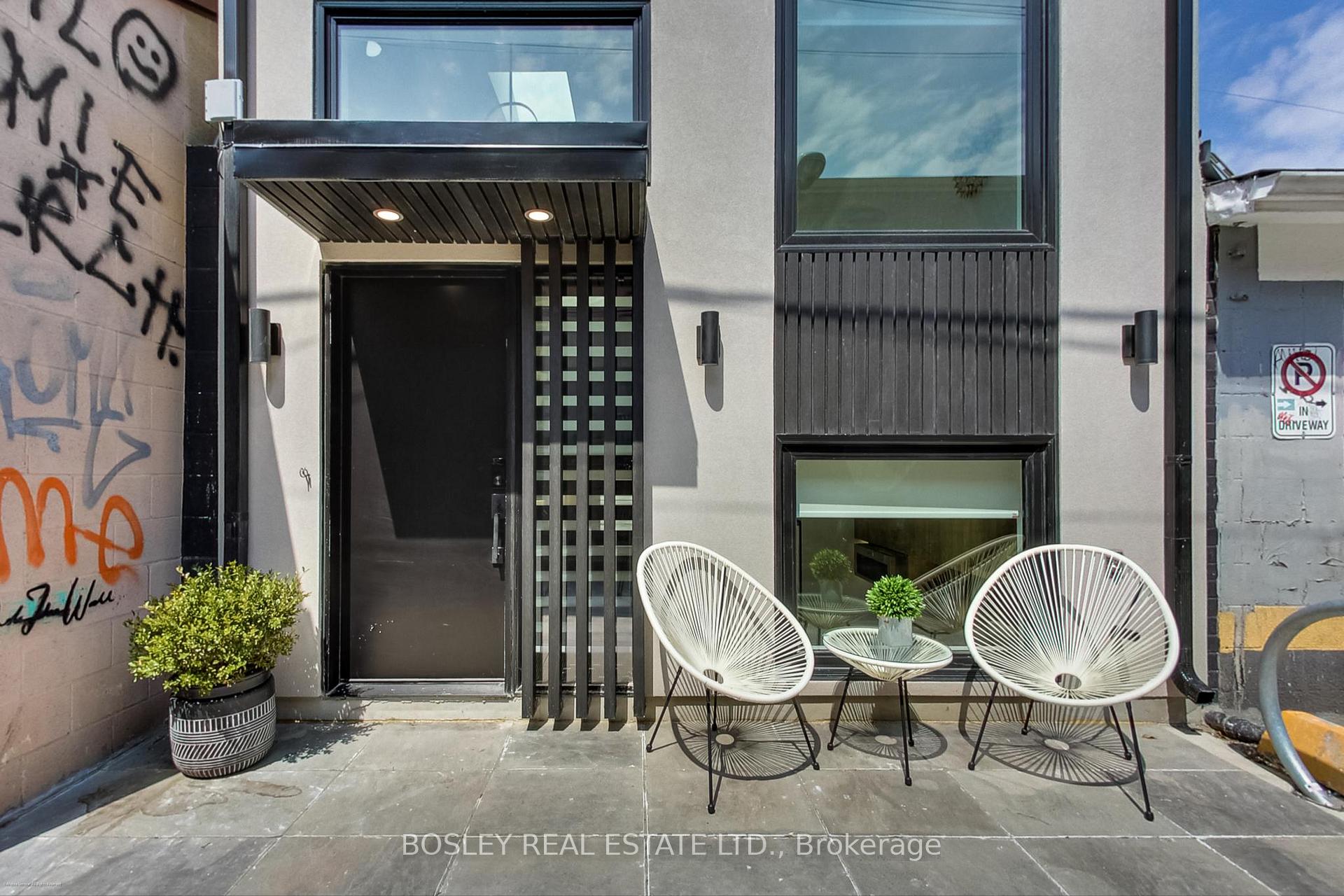 Photo 3 of 13R Mansfield Avenue, Toronto, Trinity-Bellwoods — HOMEH