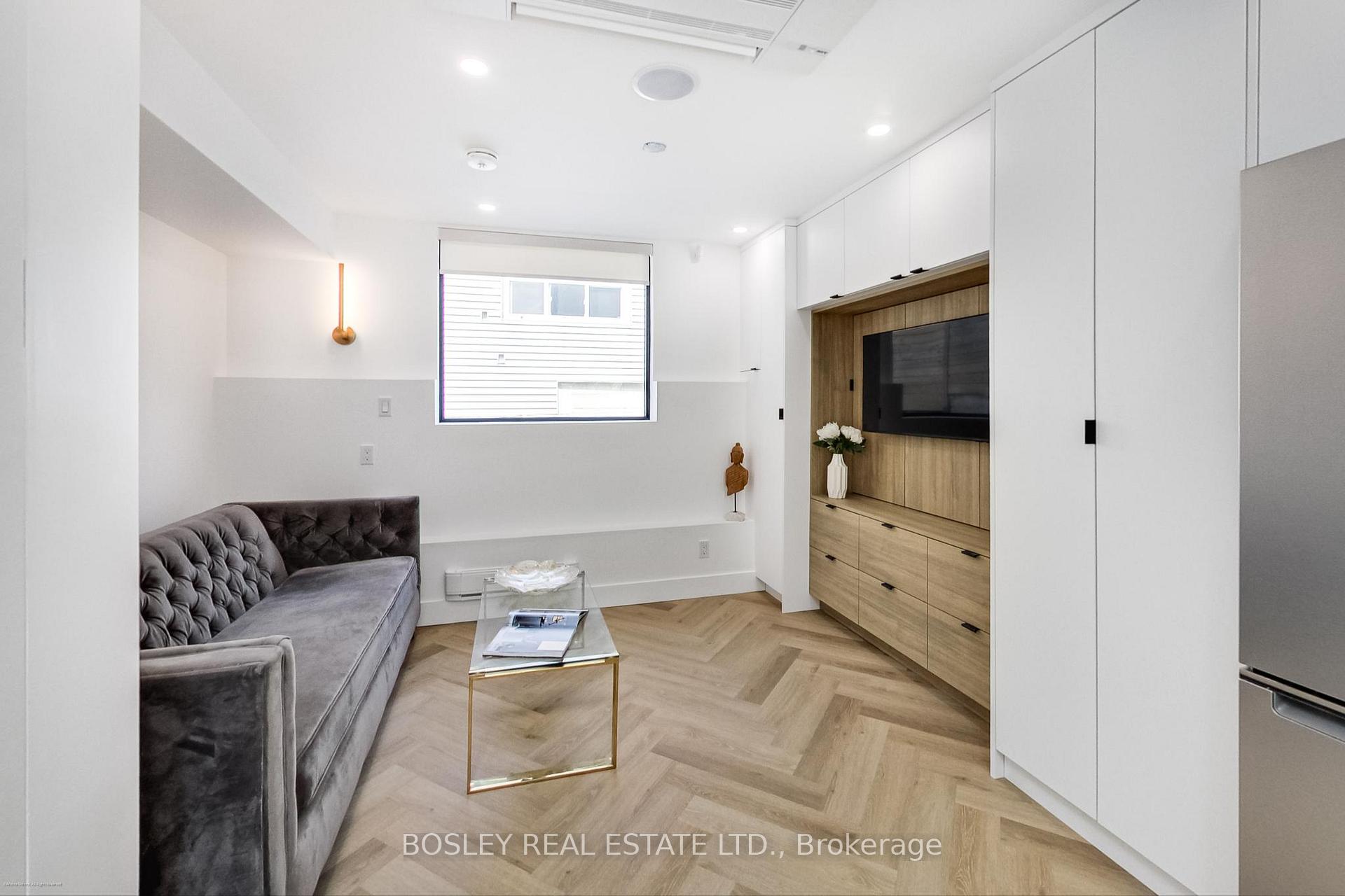 Photo 6 of 13R Mansfield Avenue, Toronto, Trinity-Bellwoods — HOMEH
