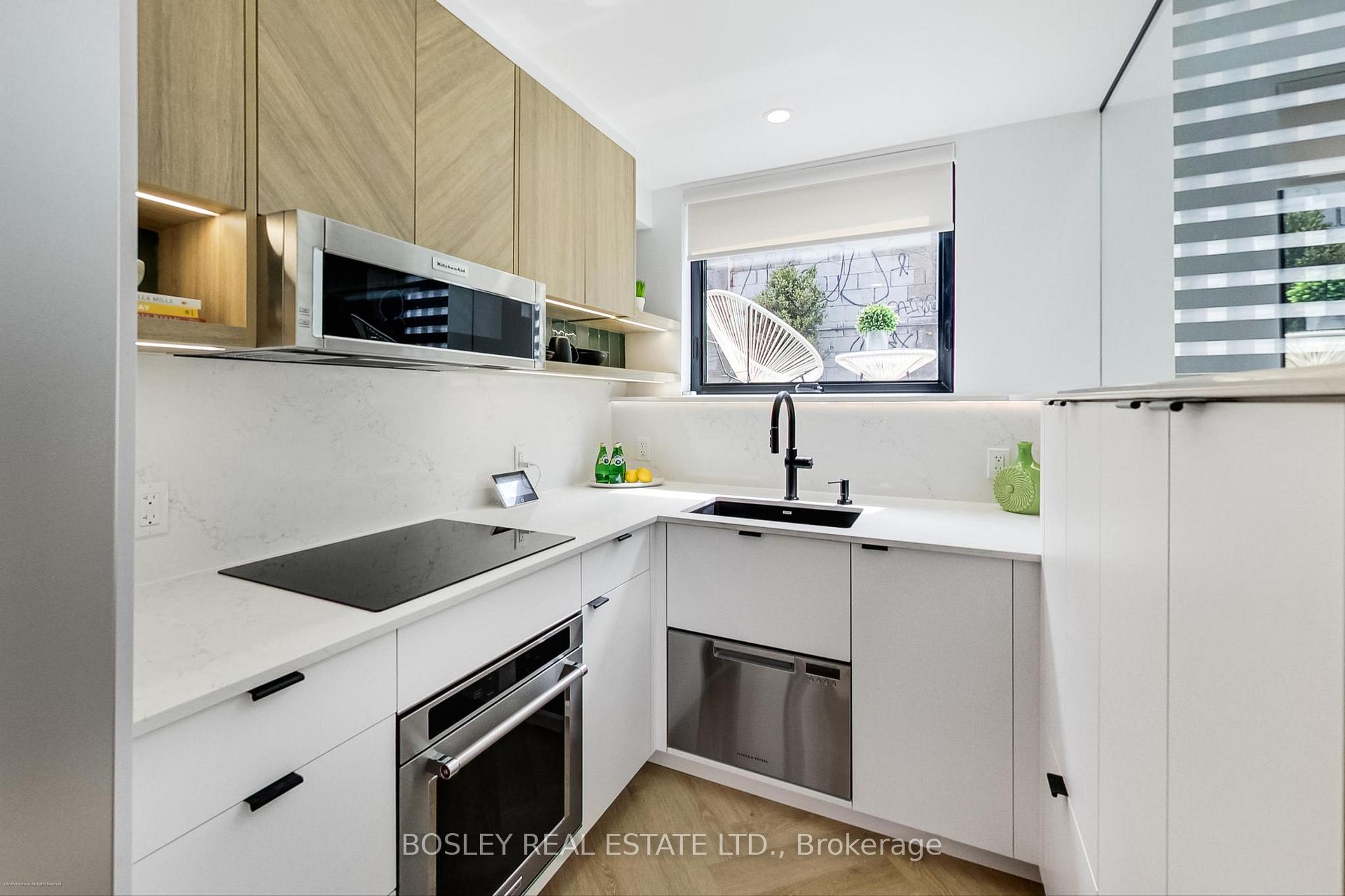 Photo 8 of 13R Mansfield Avenue, Toronto, Trinity-Bellwoods — HOMEH