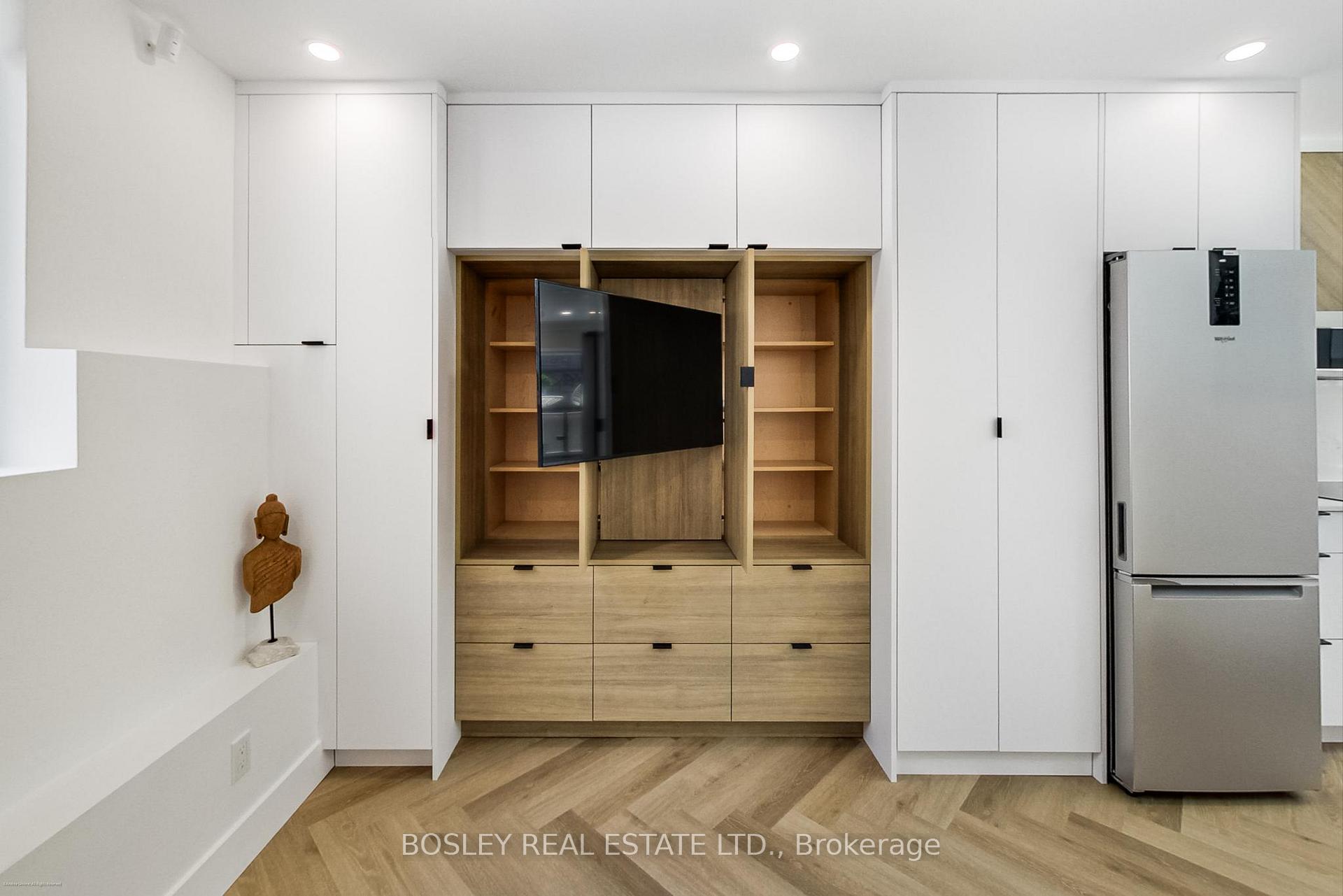 Photo 16 of 13R Mansfield Avenue, Toronto, Trinity-Bellwoods — HOMEH