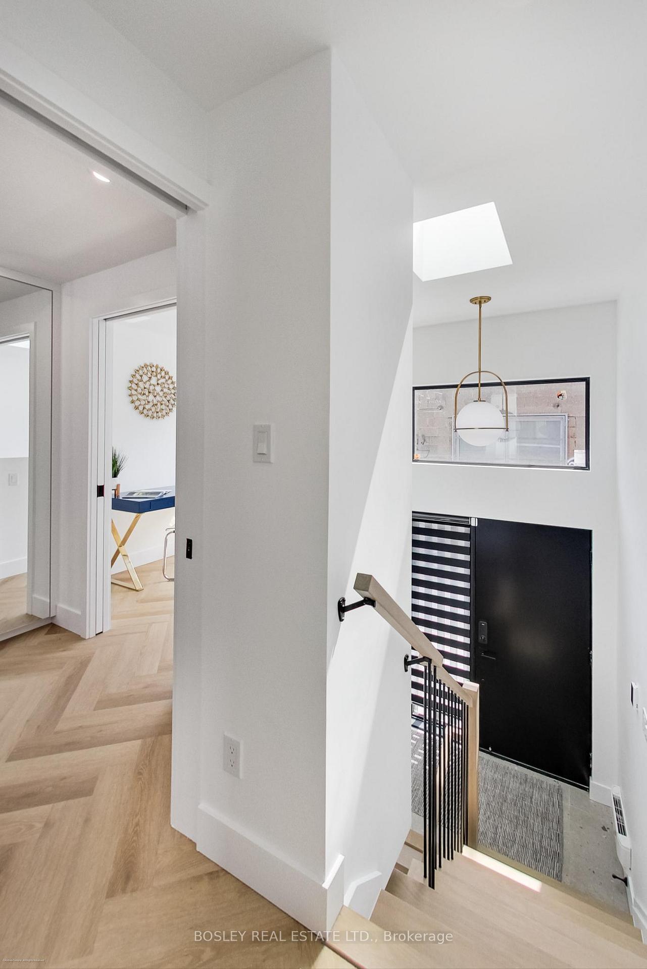 Photo 19 of 13R Mansfield Avenue, Toronto, Trinity-Bellwoods — HOMEH
