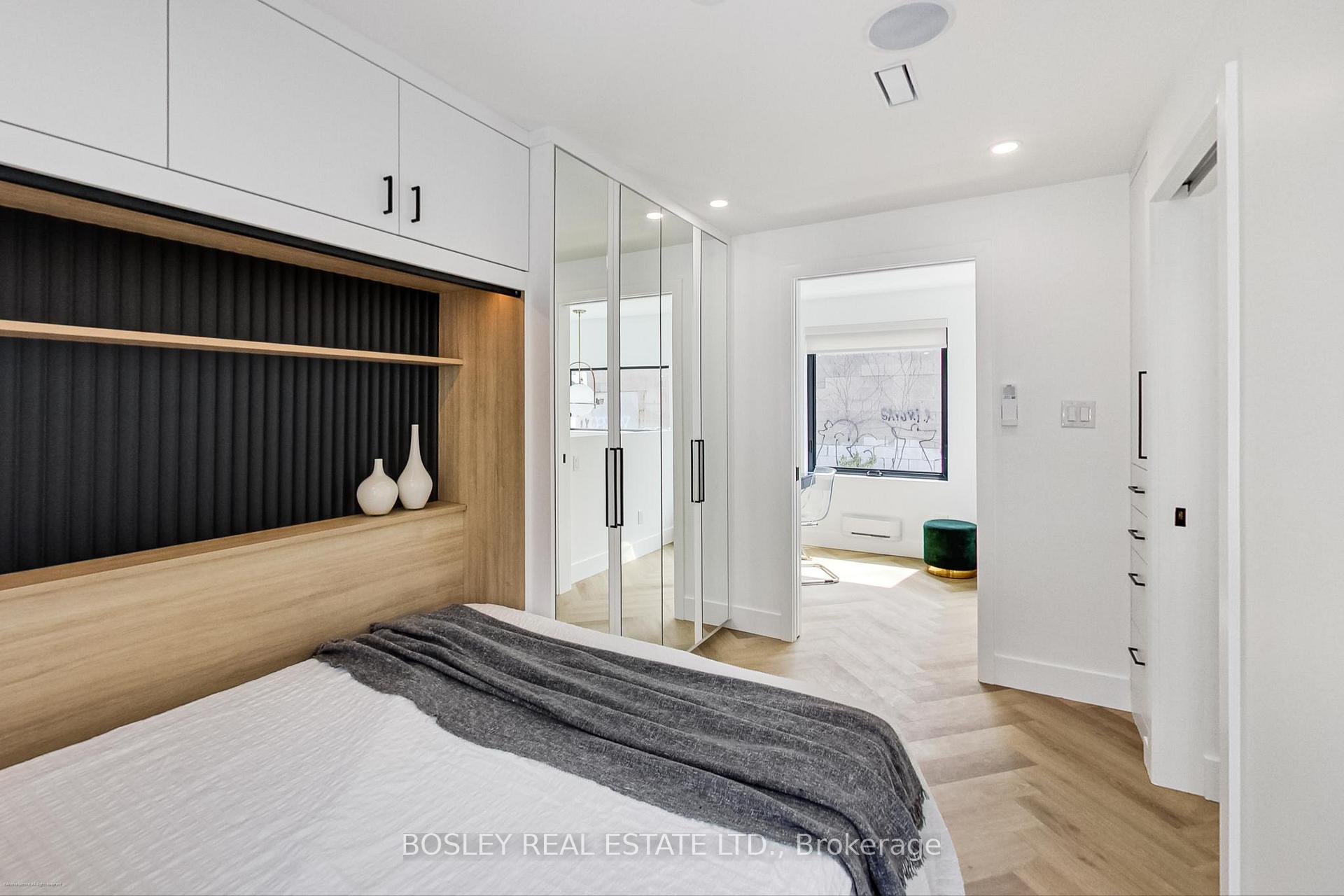 Photo 24 of 13R Mansfield Avenue, Toronto, Trinity-Bellwoods — HOMEH