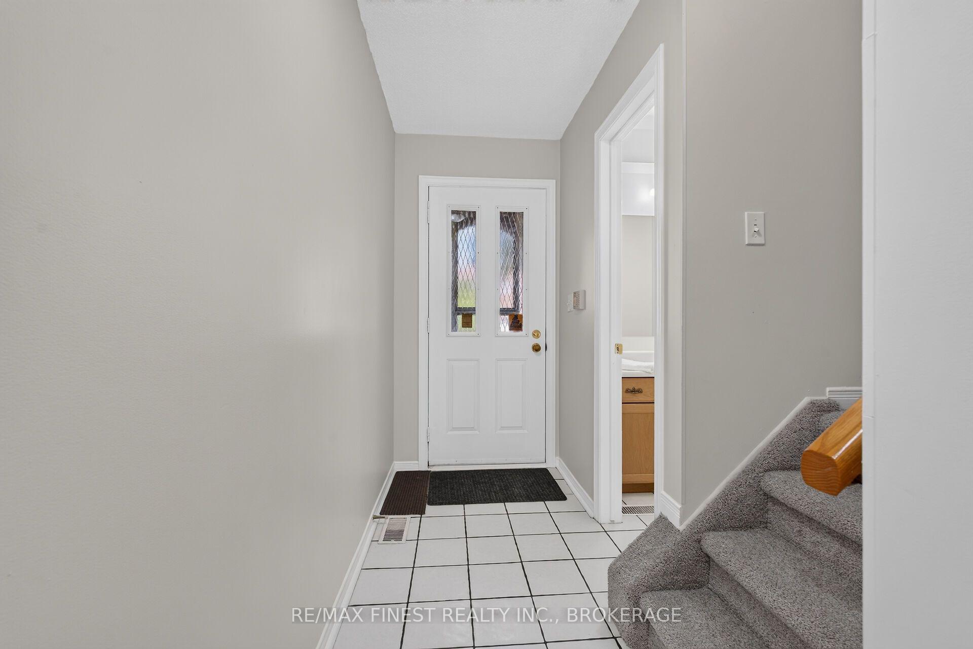 Photo 4 of 25 Rose Abbey Drive, Kingston, Kingston East (Incl Barret Crt) — HOMEH