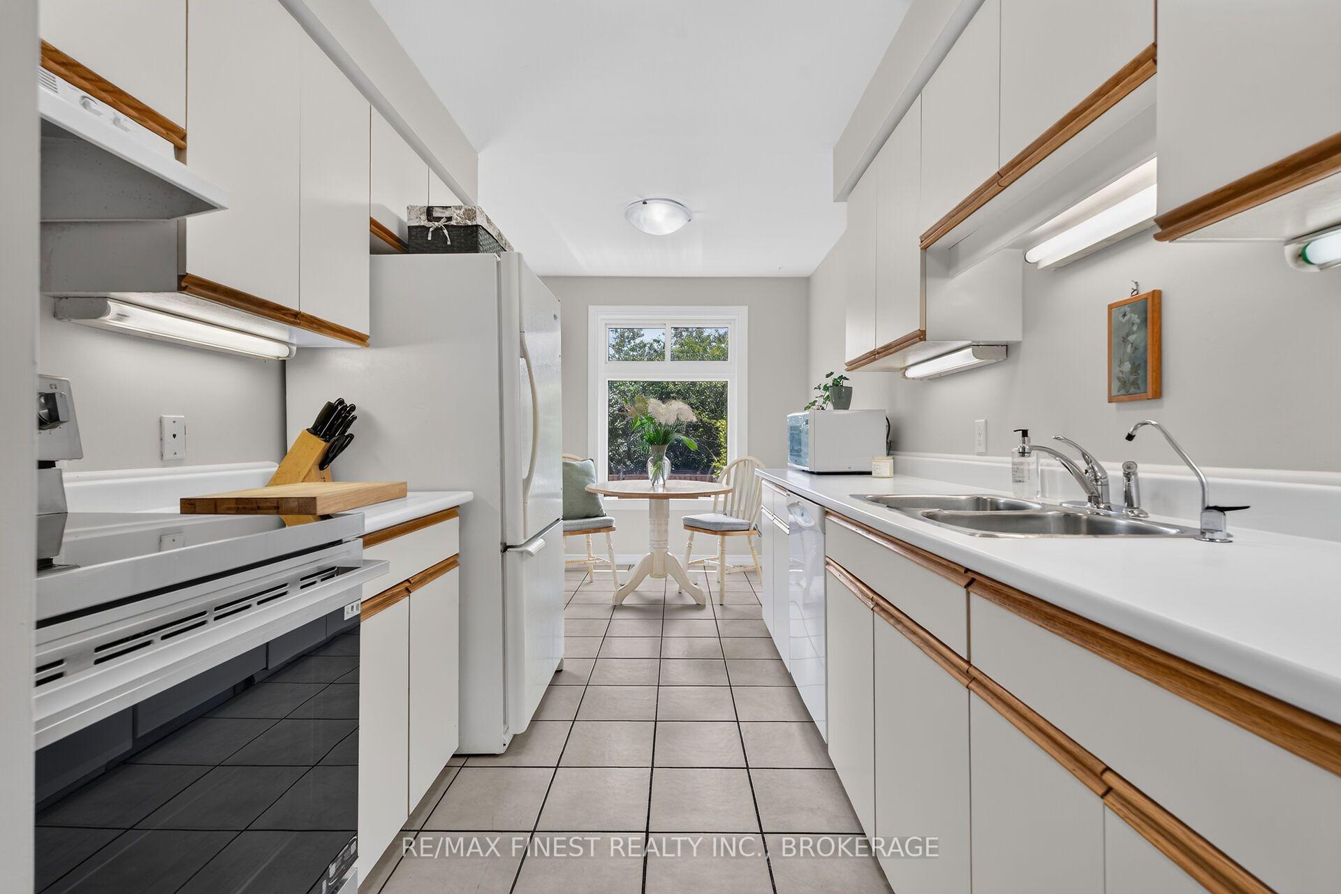 Photo 11 of 25 Rose Abbey Drive, Kingston, Kingston East (Incl Barret Crt) — HOMEH