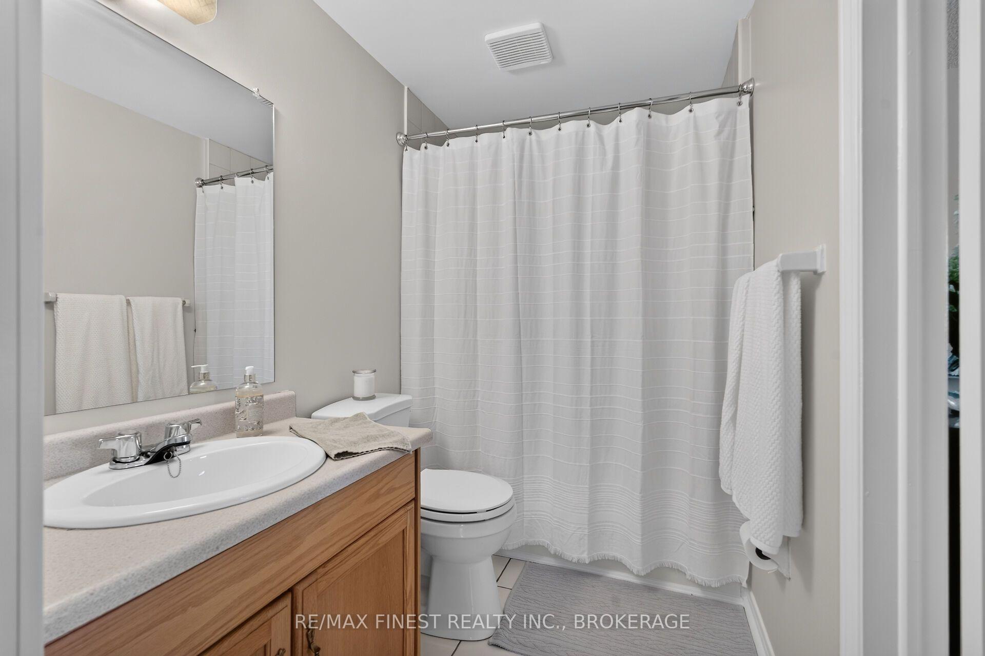Photo 18 of 25 Rose Abbey Drive, Kingston, Kingston East (Incl Barret Crt) — HOMEH