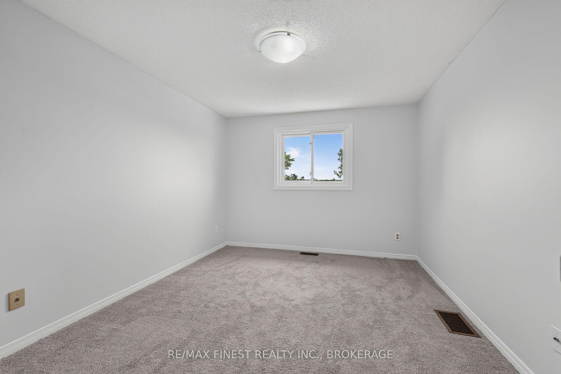 Photo 21 of 25 Rose Abbey Drive, Kingston, Kingston East (Incl Barret Crt) — HOMEH