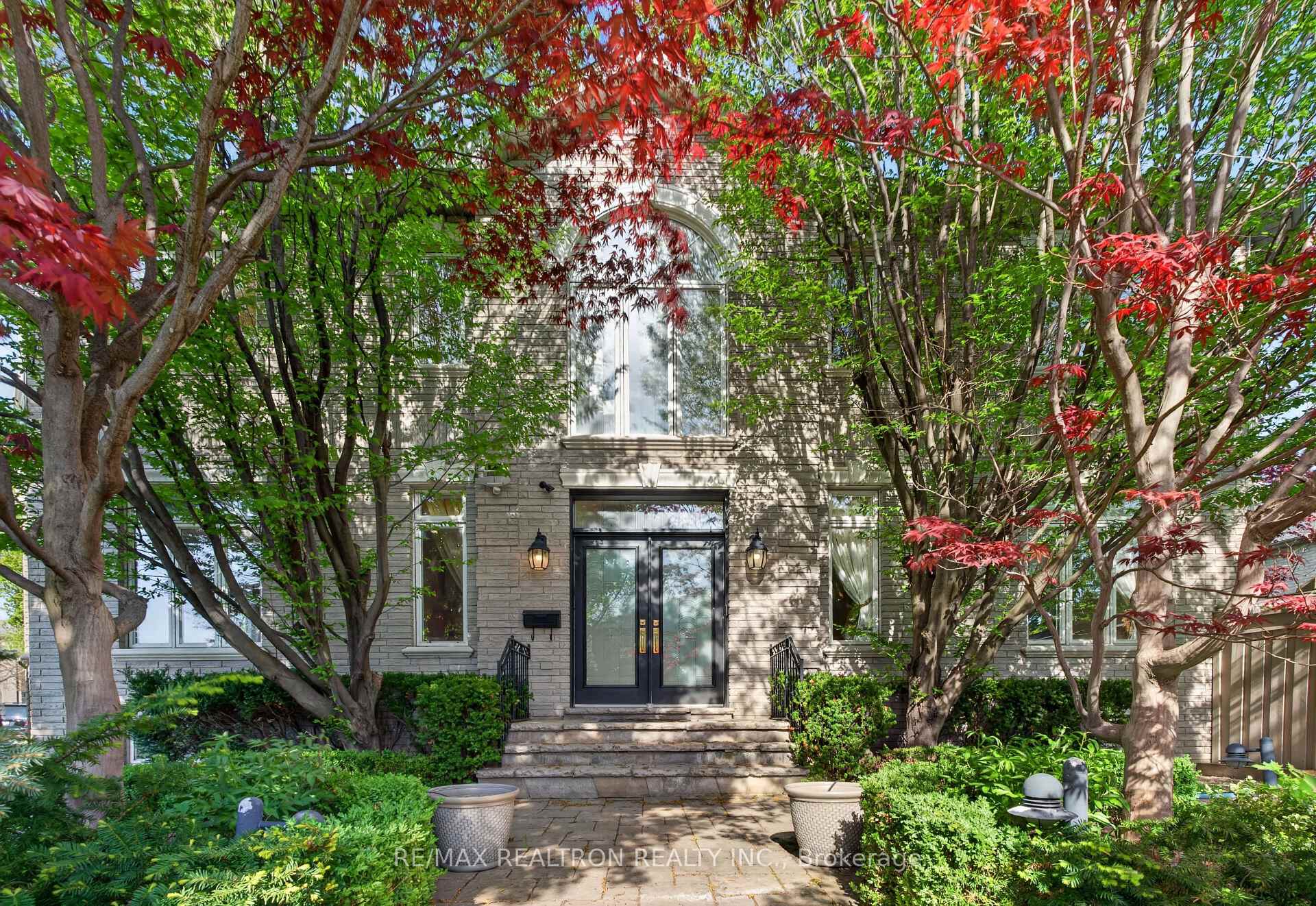Photo 9 of 171 Lawrie Road, Vaughan, Beverley Glen — HOMEH
