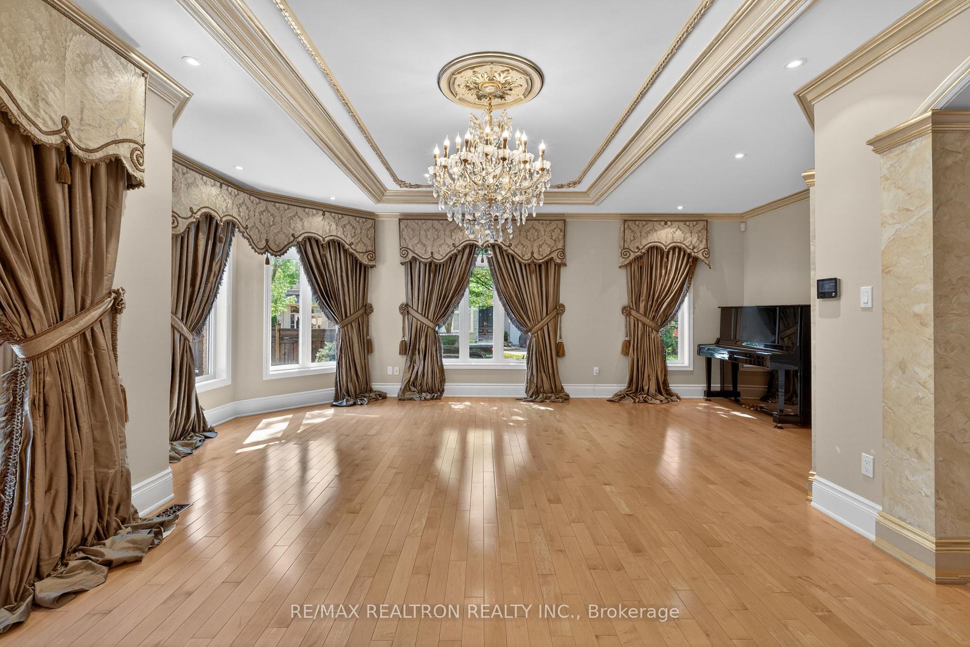Photo 20 of 171 Lawrie Road, Vaughan, Beverley Glen — HOMEH