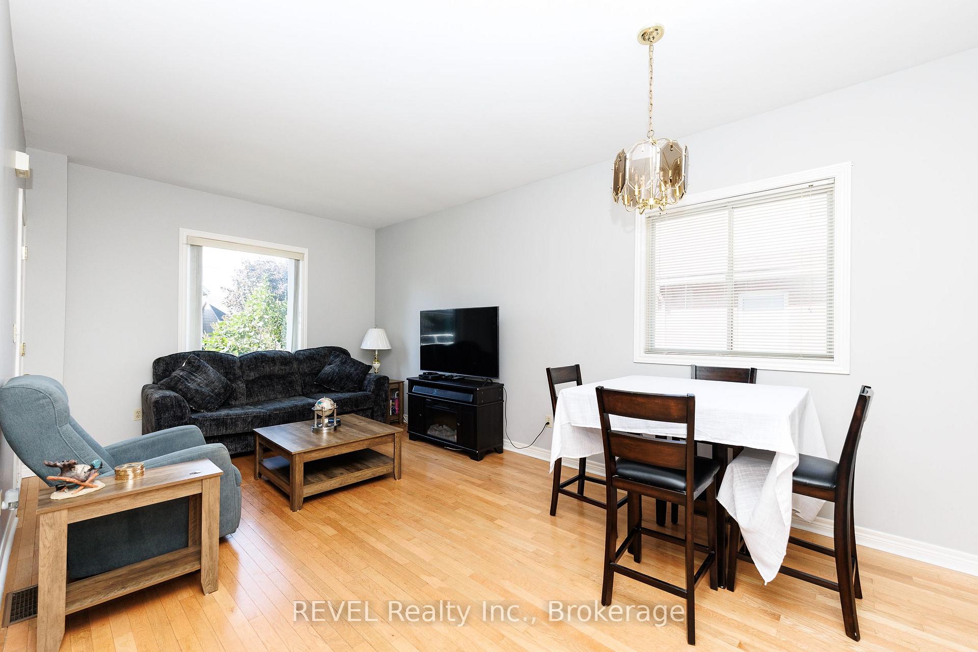 Photo 10 of 4991 Huron Street, Niagara Falls, Cherrywood — HOMEH