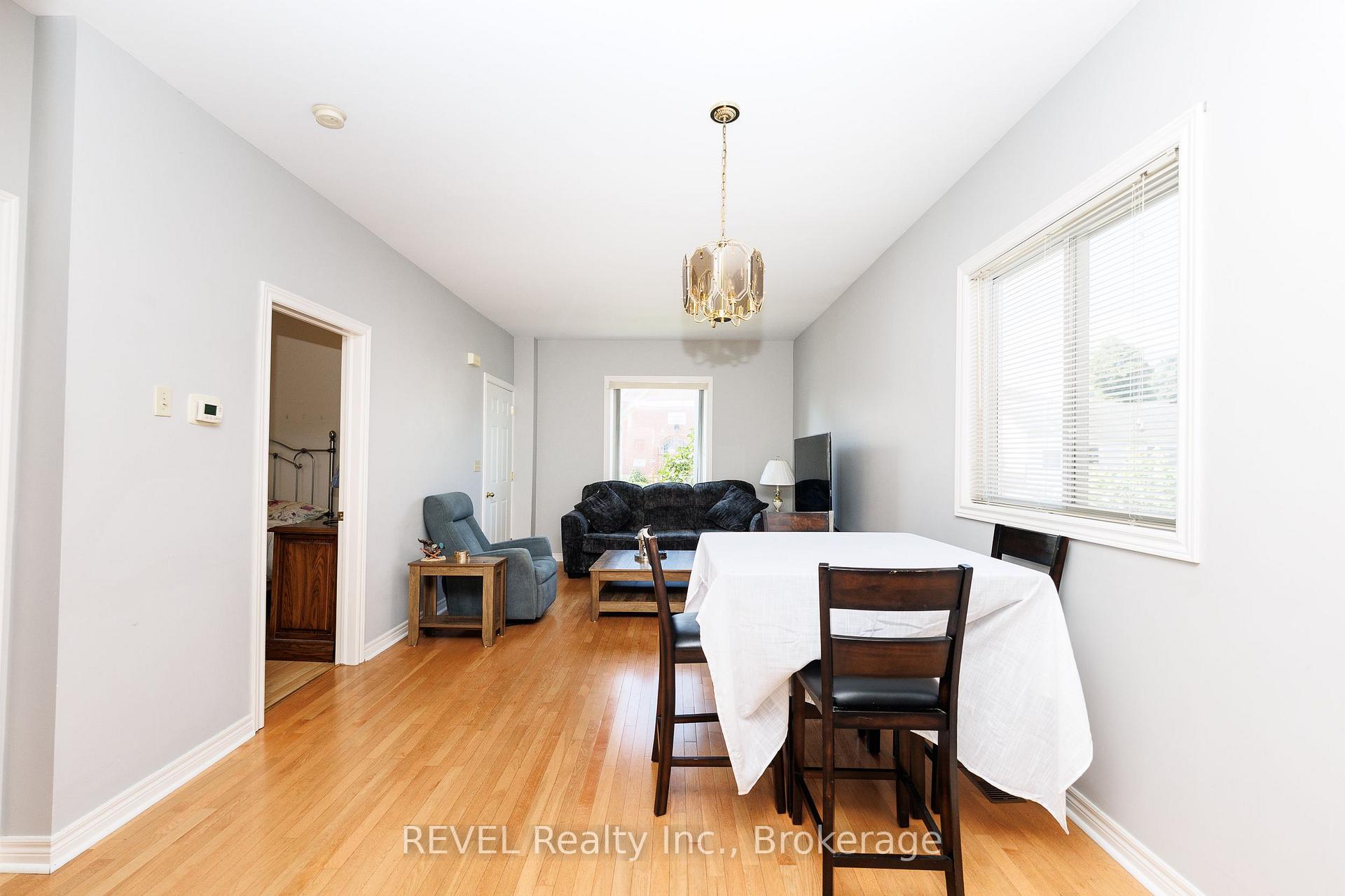 Photo 11 of 4991 Huron Street, Niagara Falls, Cherrywood — HOMEH