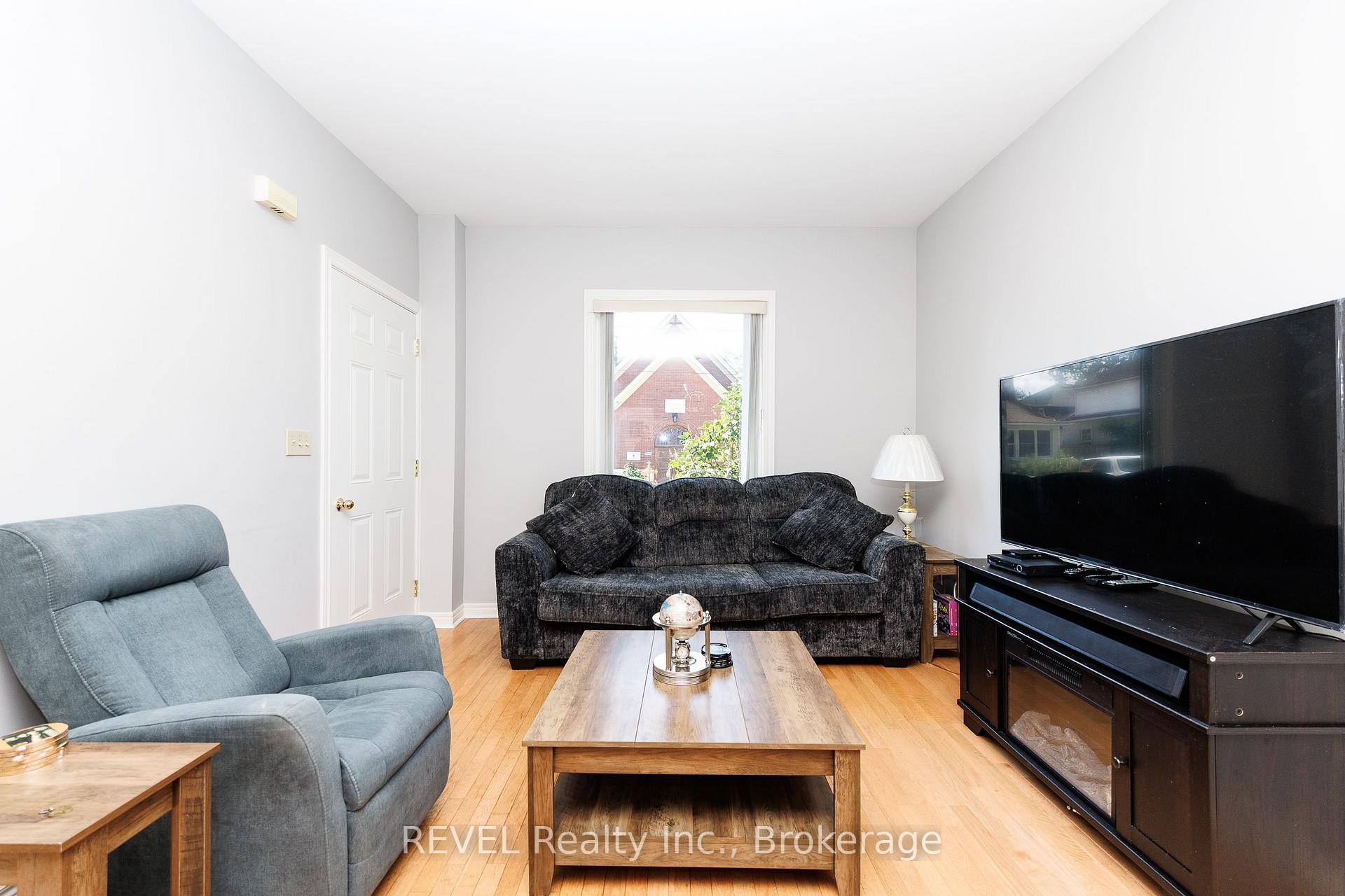Photo 12 of 4991 Huron Street, Niagara Falls, Cherrywood — HOMEH