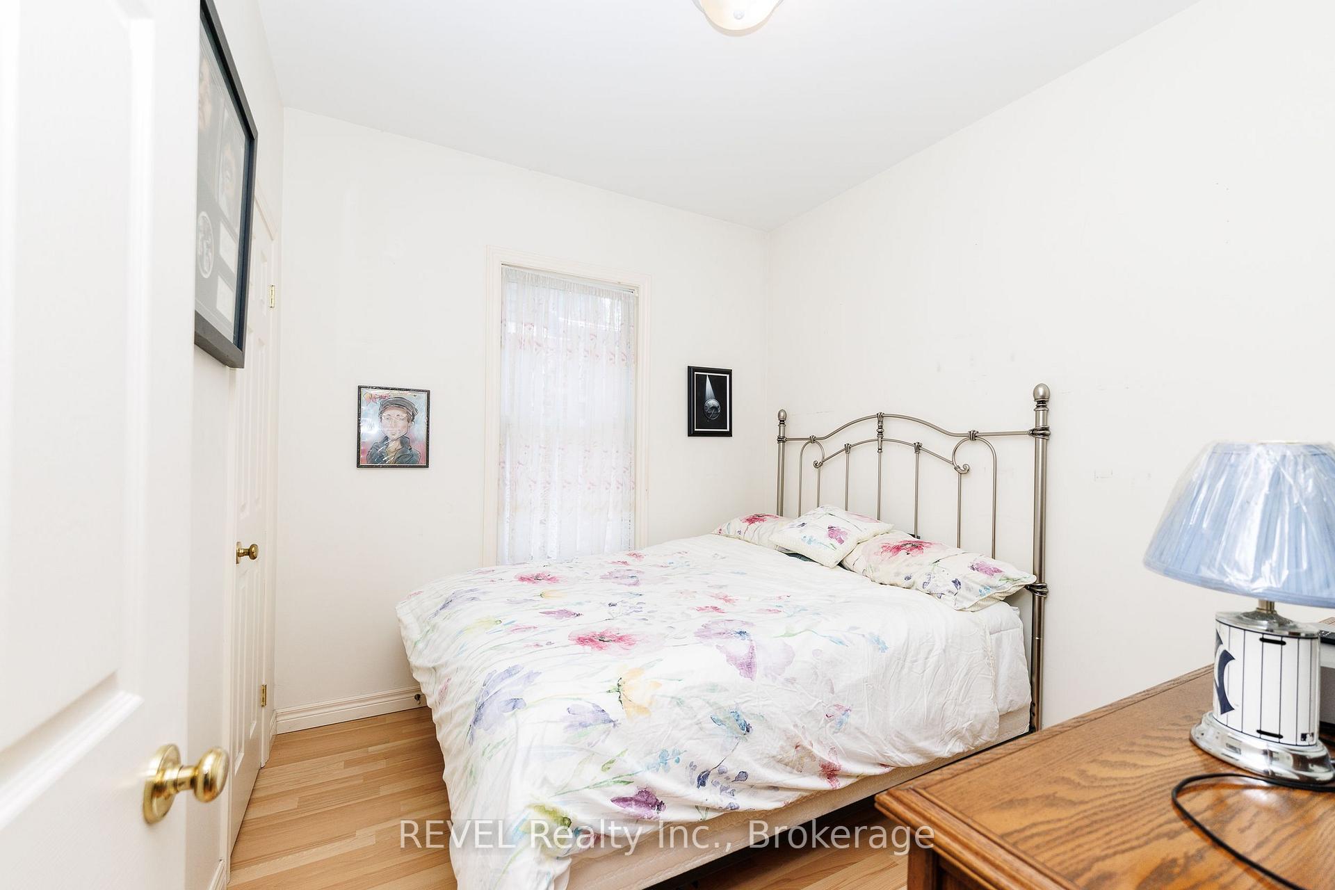 Photo 14 of 4991 Huron Street, Niagara Falls, Cherrywood — HOMEH