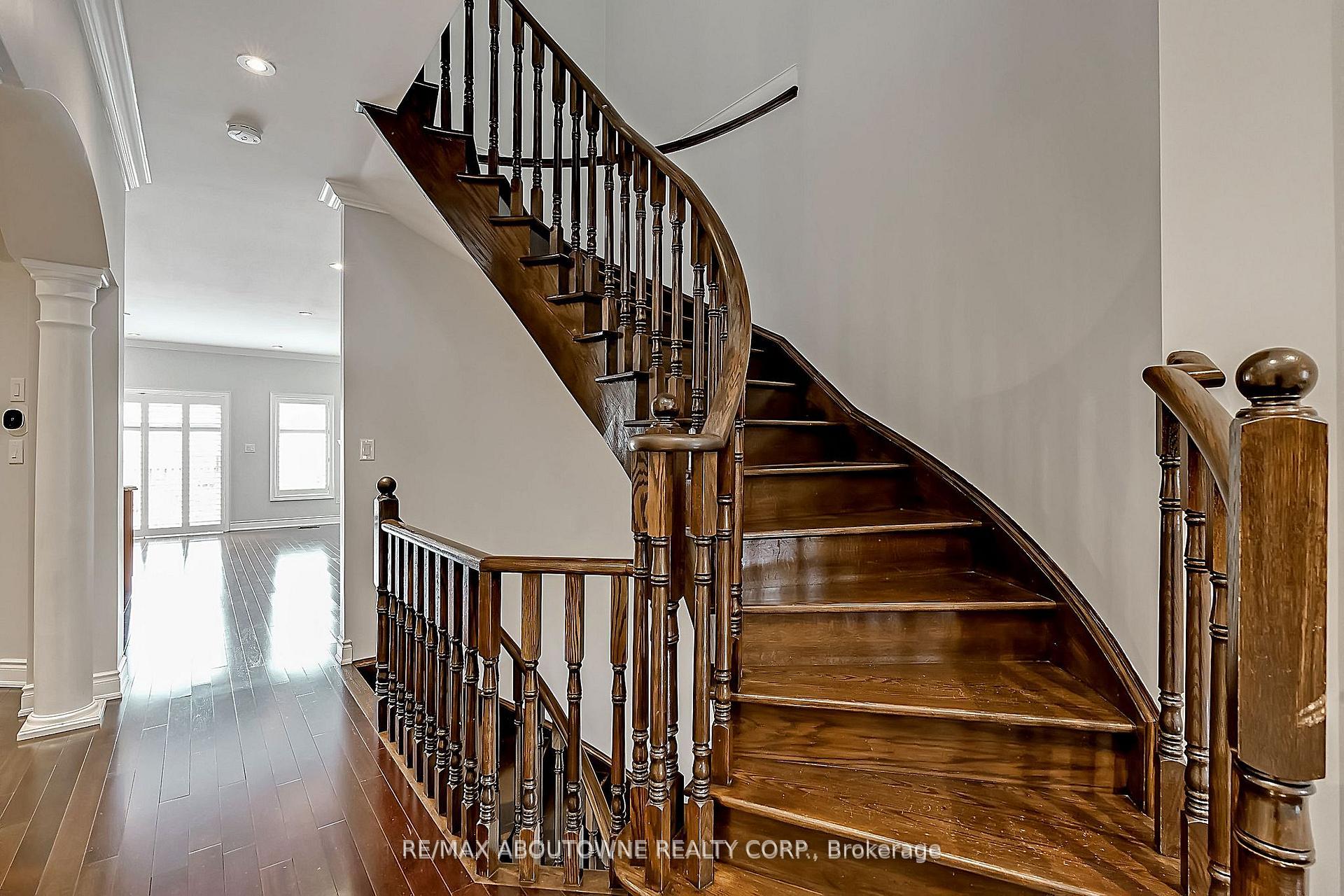 Photo 4 of 2415 Presquile Drive, Oakville, Joshua Creek — HOMEH