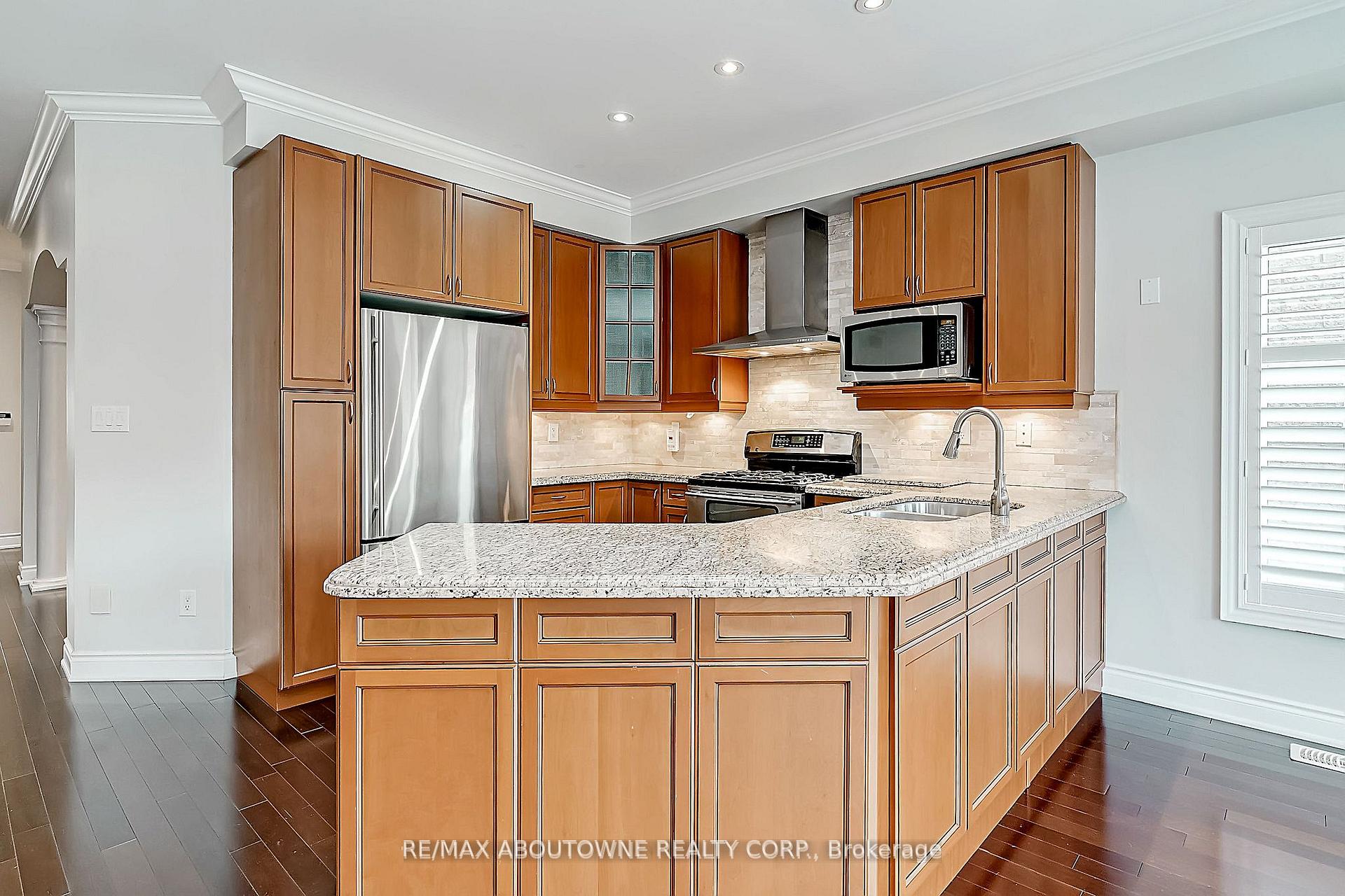 Photo 11 of 2415 Presquile Drive, Oakville, Joshua Creek — HOMEH