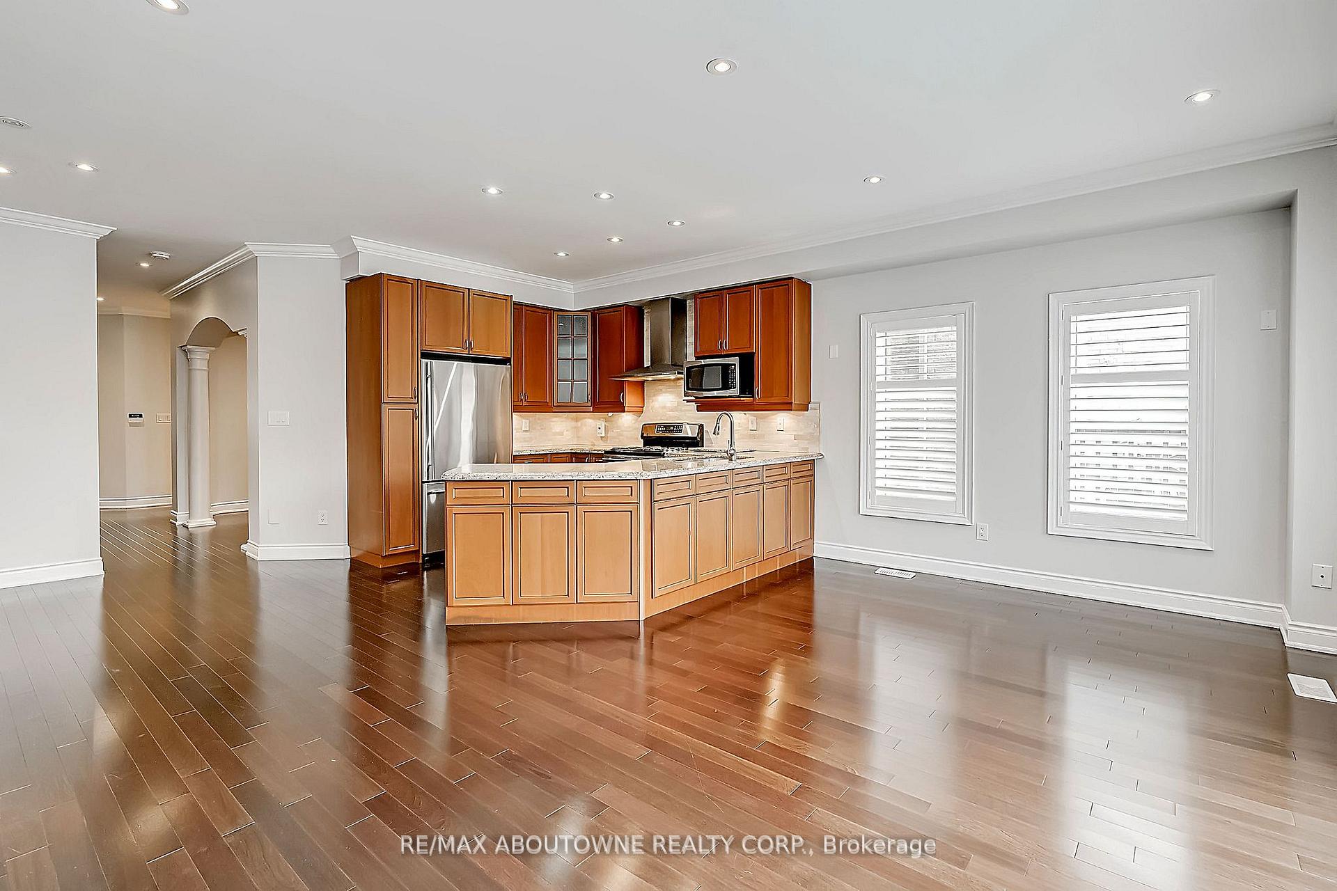 Photo 12 of 2415 Presquile Drive, Oakville, Joshua Creek — HOMEH