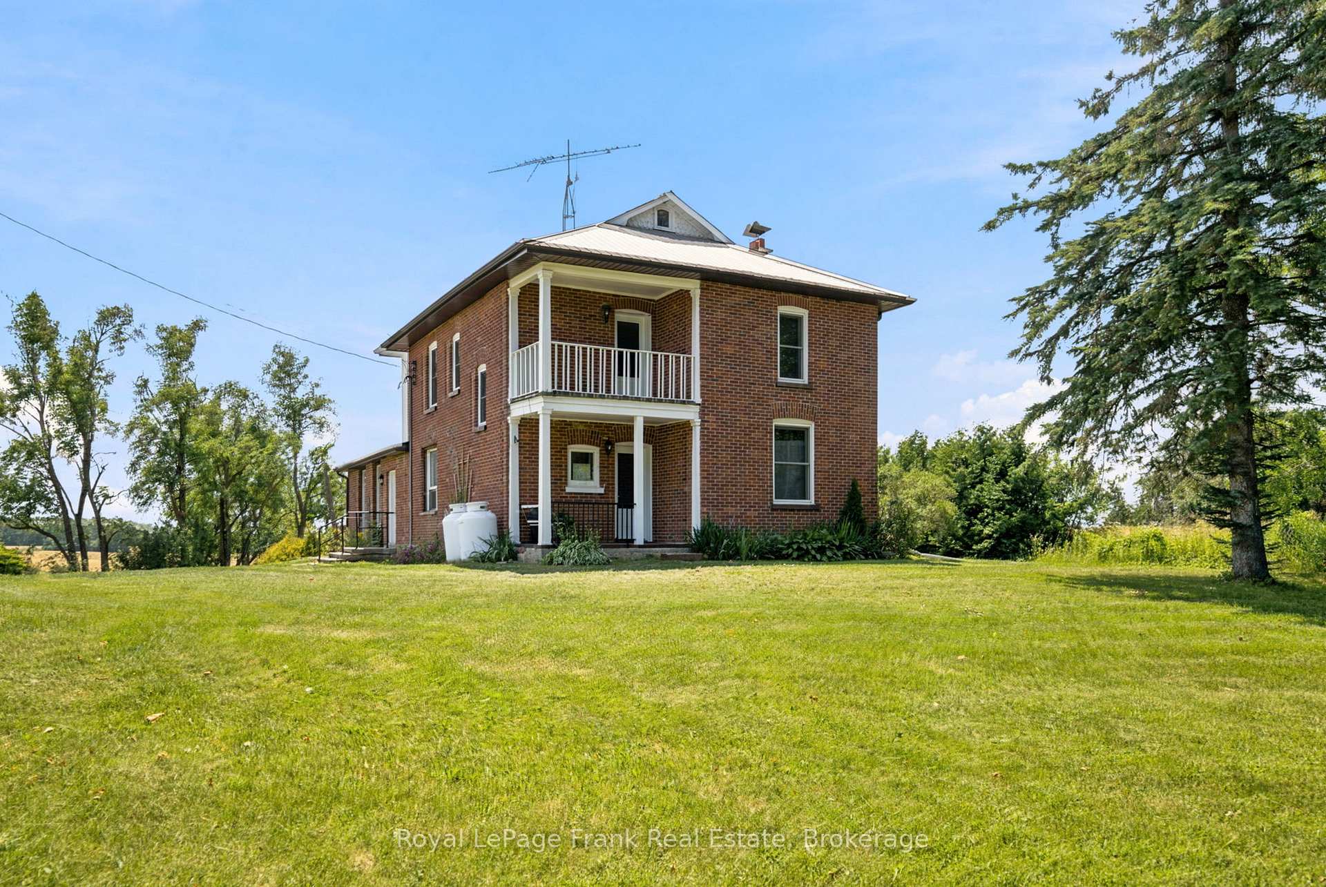 Front of 220 Linden Valley Road