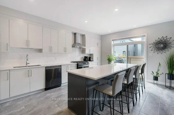 Photo 10 of 605 Ribbon Street, Ottawa, Mahogany Community — HOMEH