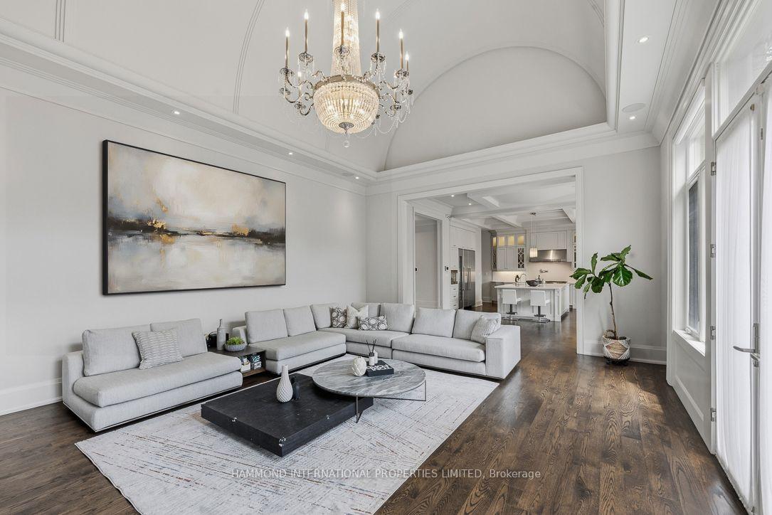 Photo 4 of 129 Arnold Avenue, Vaughan, Crestwood-Springfarm-Yorkhill — HOMEH