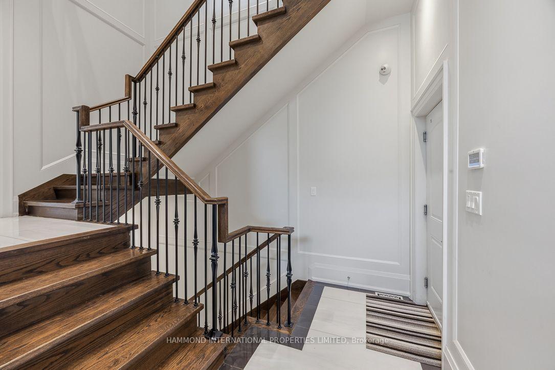 Photo 34 of 129 Arnold Avenue, Vaughan, Crestwood-Springfarm-Yorkhill — HOMEH
