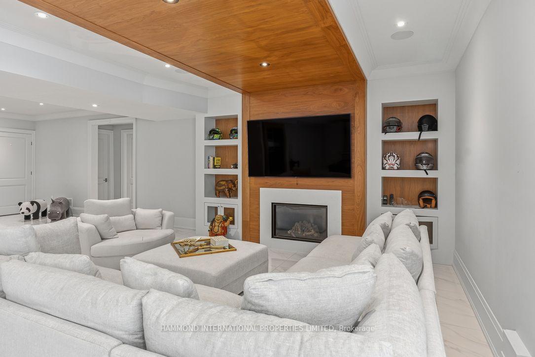 Photo 18 of 129 Arnold Avenue, Vaughan, Crestwood-Springfarm-Yorkhill — HOMEH