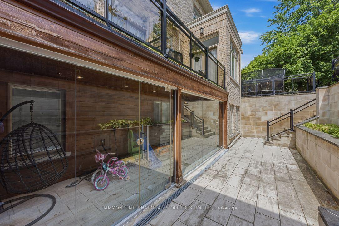 Photo 37 of 129 Arnold Avenue, Vaughan, Crestwood-Springfarm-Yorkhill — HOMEH