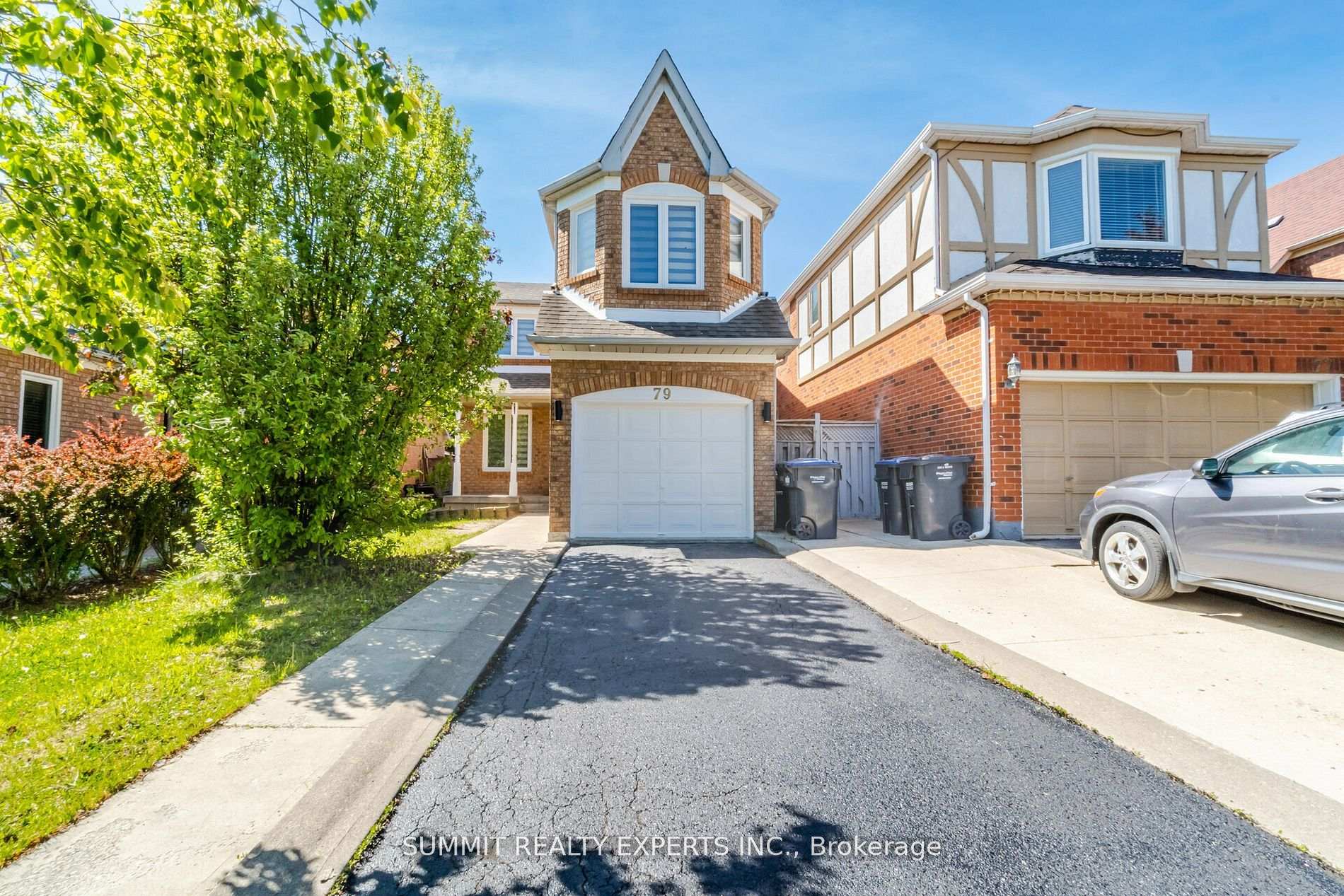 Photo 2 of 79 Rocky Mountain Crescent, Brampton, Sandringham-Wellington — HOMEH