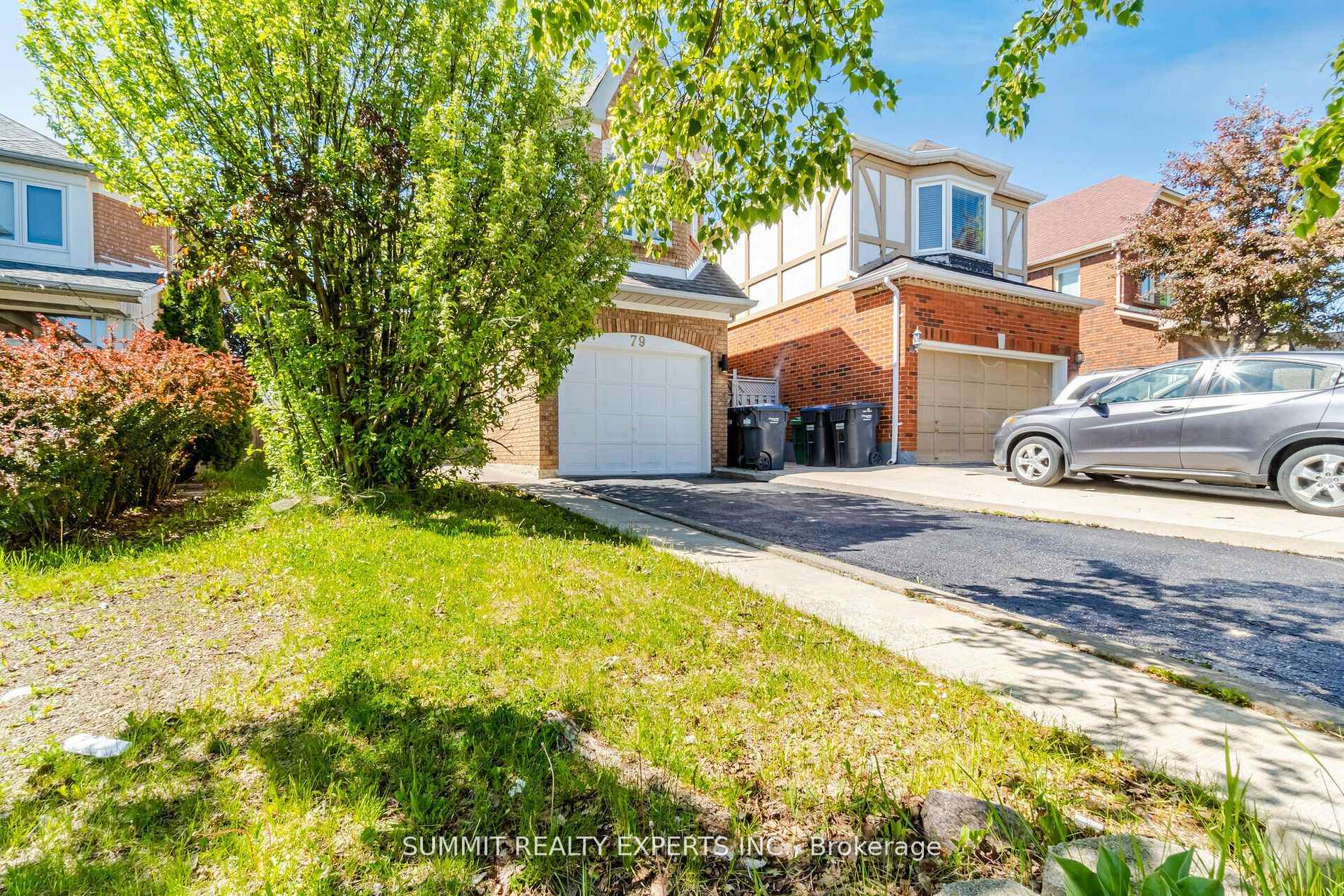 Photo 3 of 79 Rocky Mountain Crescent, Brampton, Sandringham-Wellington — HOMEH