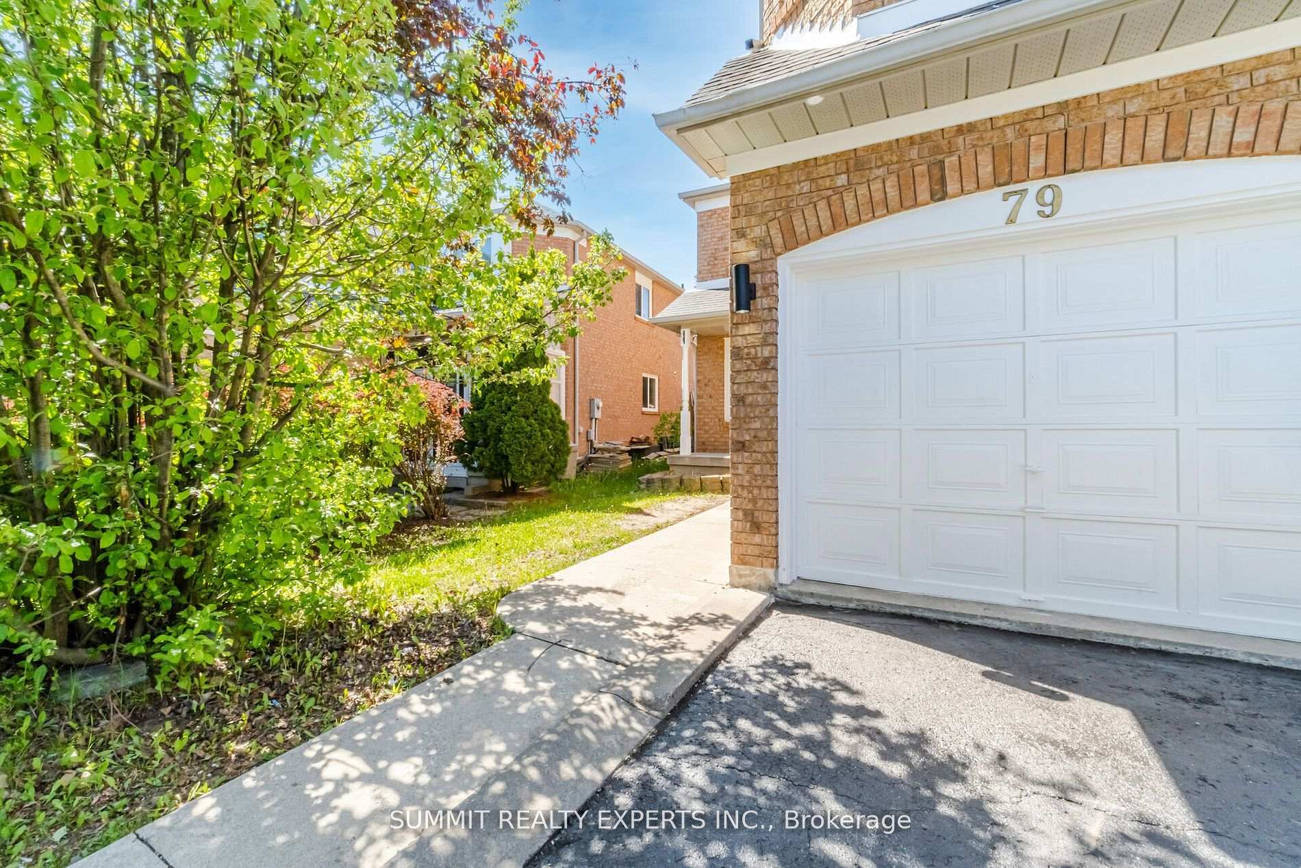 Photo 5 of 79 Rocky Mountain Crescent, Brampton, Sandringham-Wellington — HOMEH