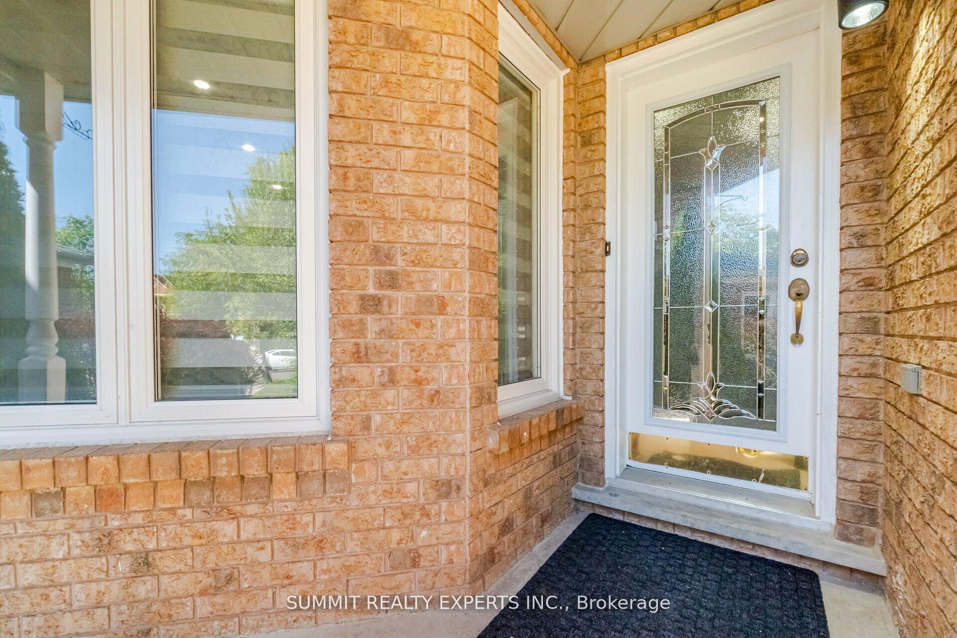 Photo 7 of 79 Rocky Mountain Crescent, Brampton, Sandringham-Wellington — HOMEH