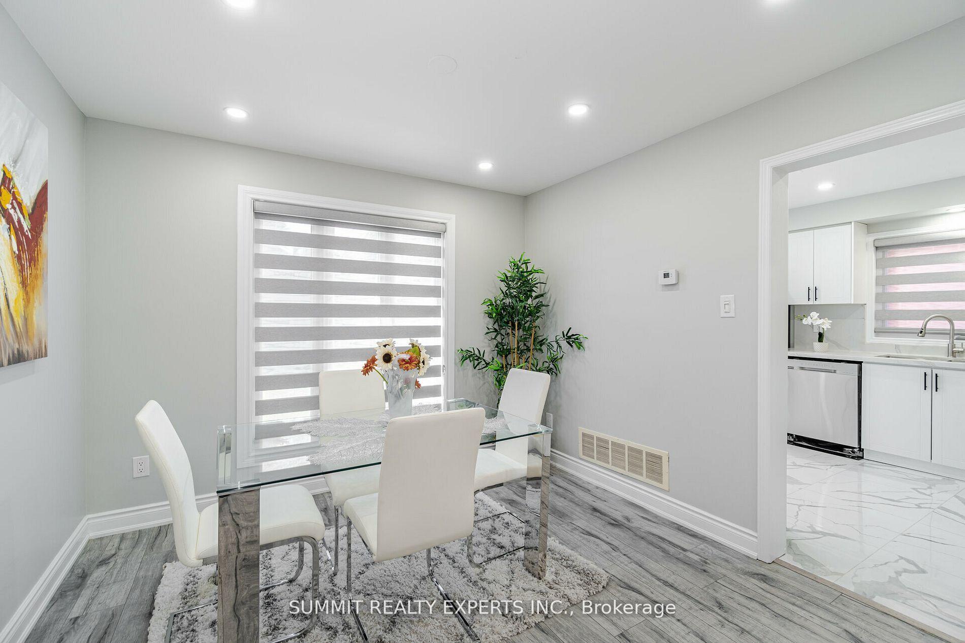 Photo 12 of 79 Rocky Mountain Crescent, Brampton, Sandringham-Wellington — HOMEH