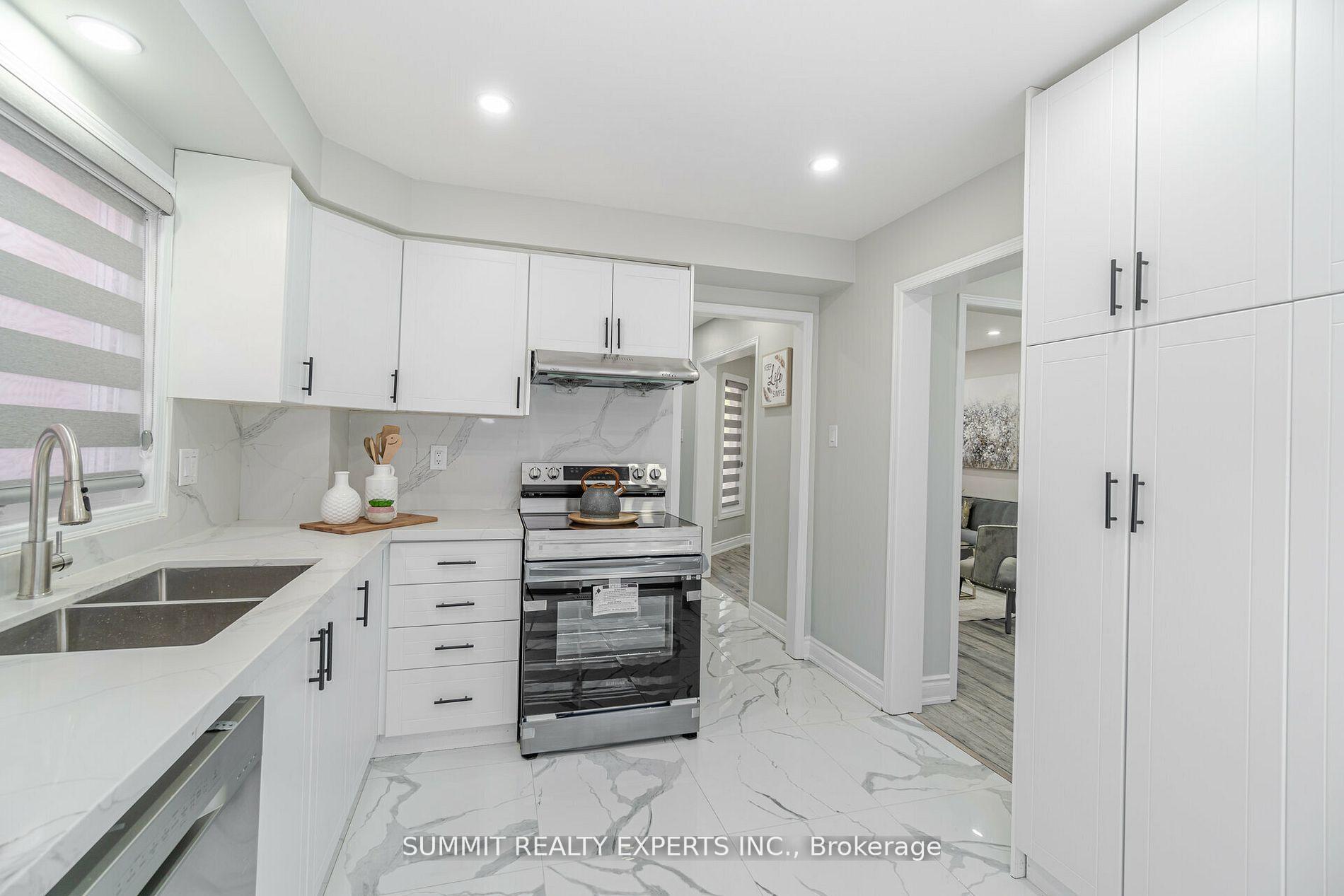 Photo 13 of 79 Rocky Mountain Crescent, Brampton, Sandringham-Wellington — HOMEH
