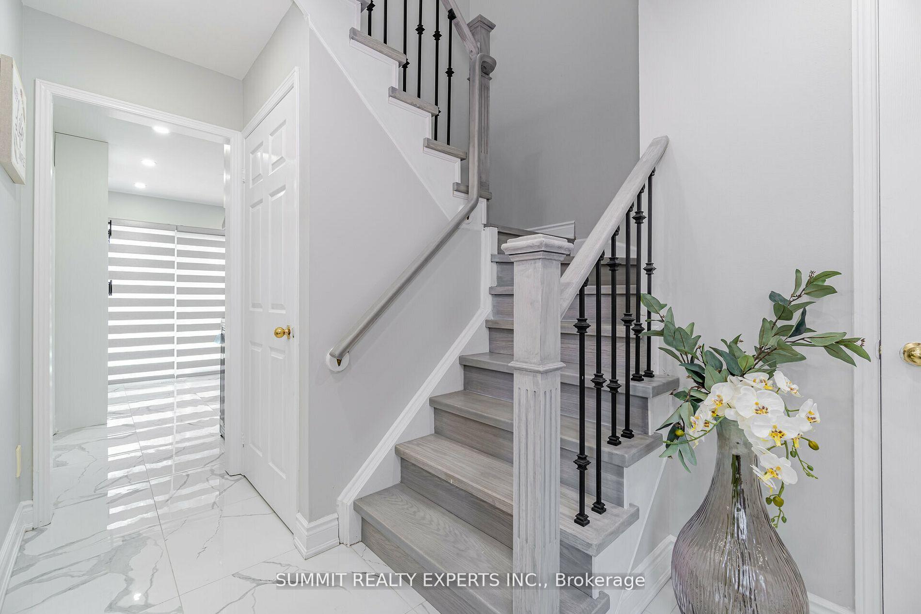 Photo 17 of 79 Rocky Mountain Crescent, Brampton, Sandringham-Wellington — HOMEH