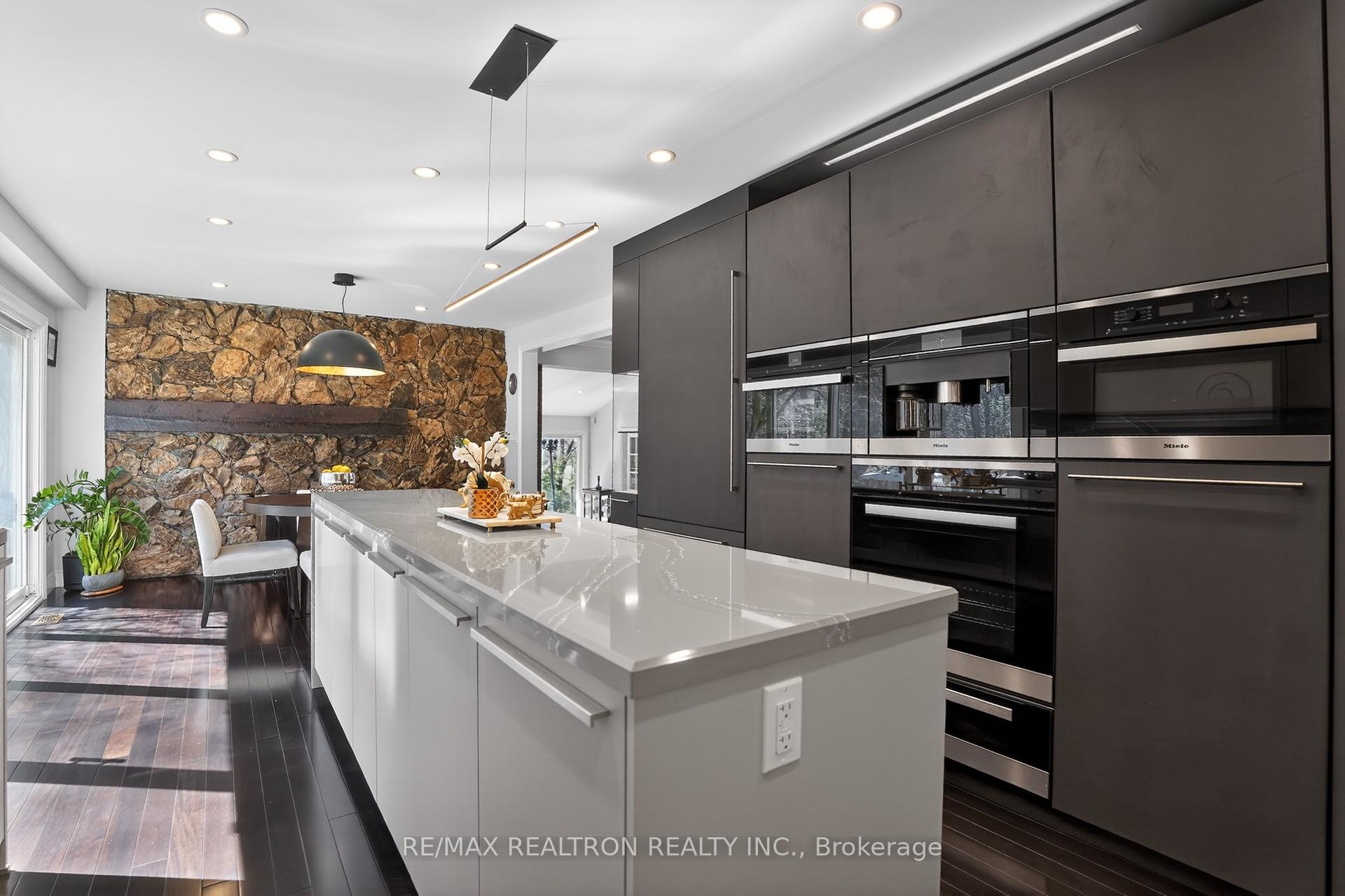 Photo 16 of 14038 Bayview Avenue, Aurora, Aurora Estates — HOMEH