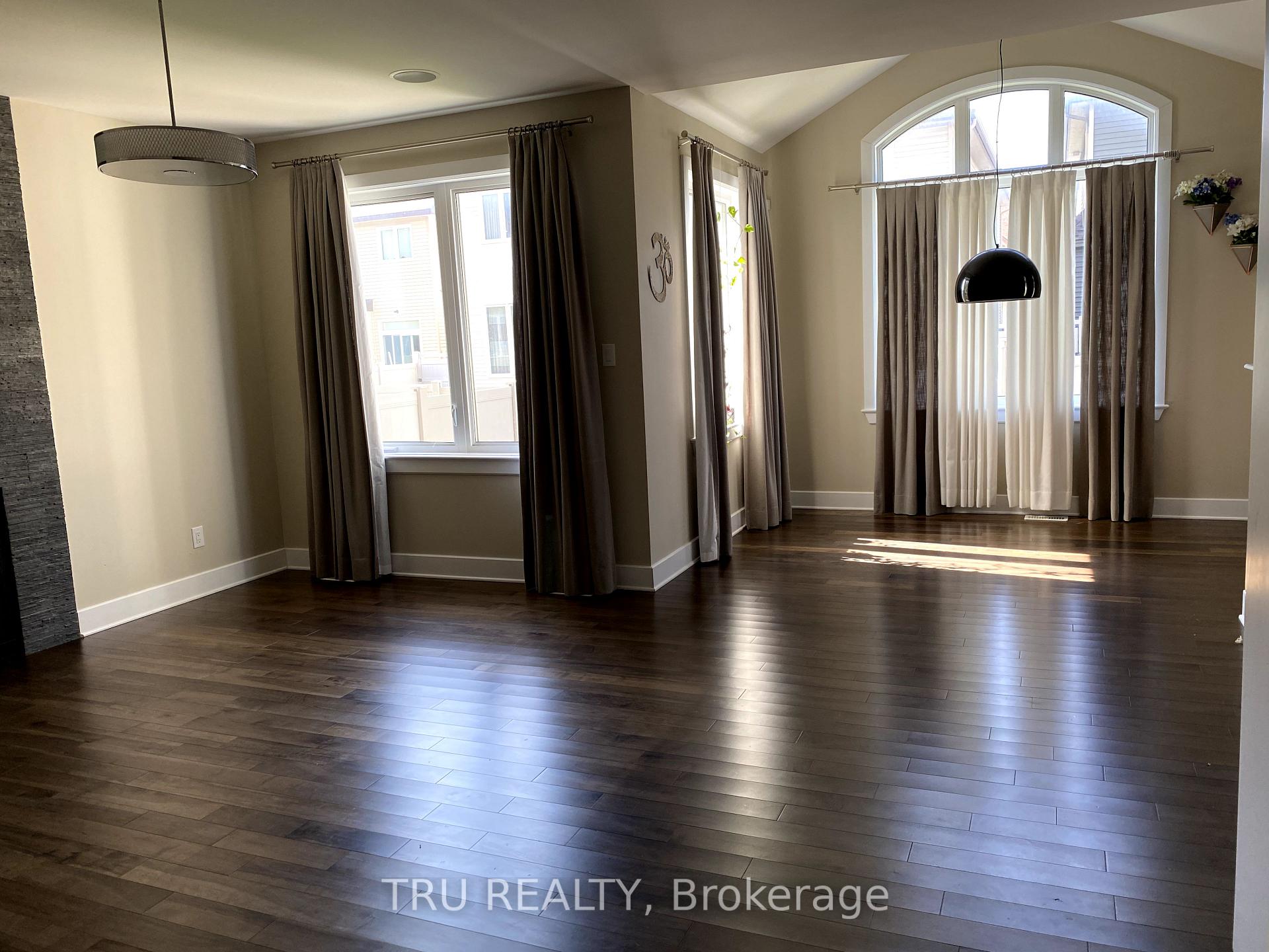 Photo 4 of 2083 Helene Campbell Road, Ottawa, Barrhaven - Cedargrove/Fraserdale — HOMEH