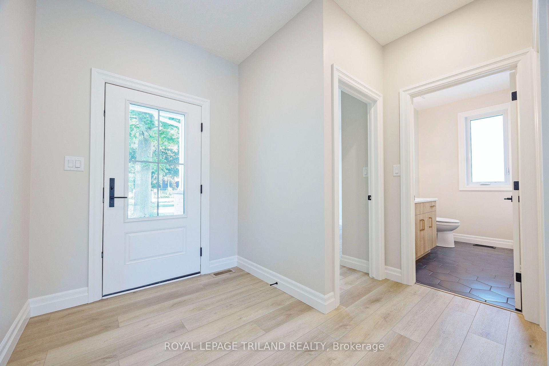Photo 3 of 189 Catherine Street, North Middlesex, Parkhill — HOMEH