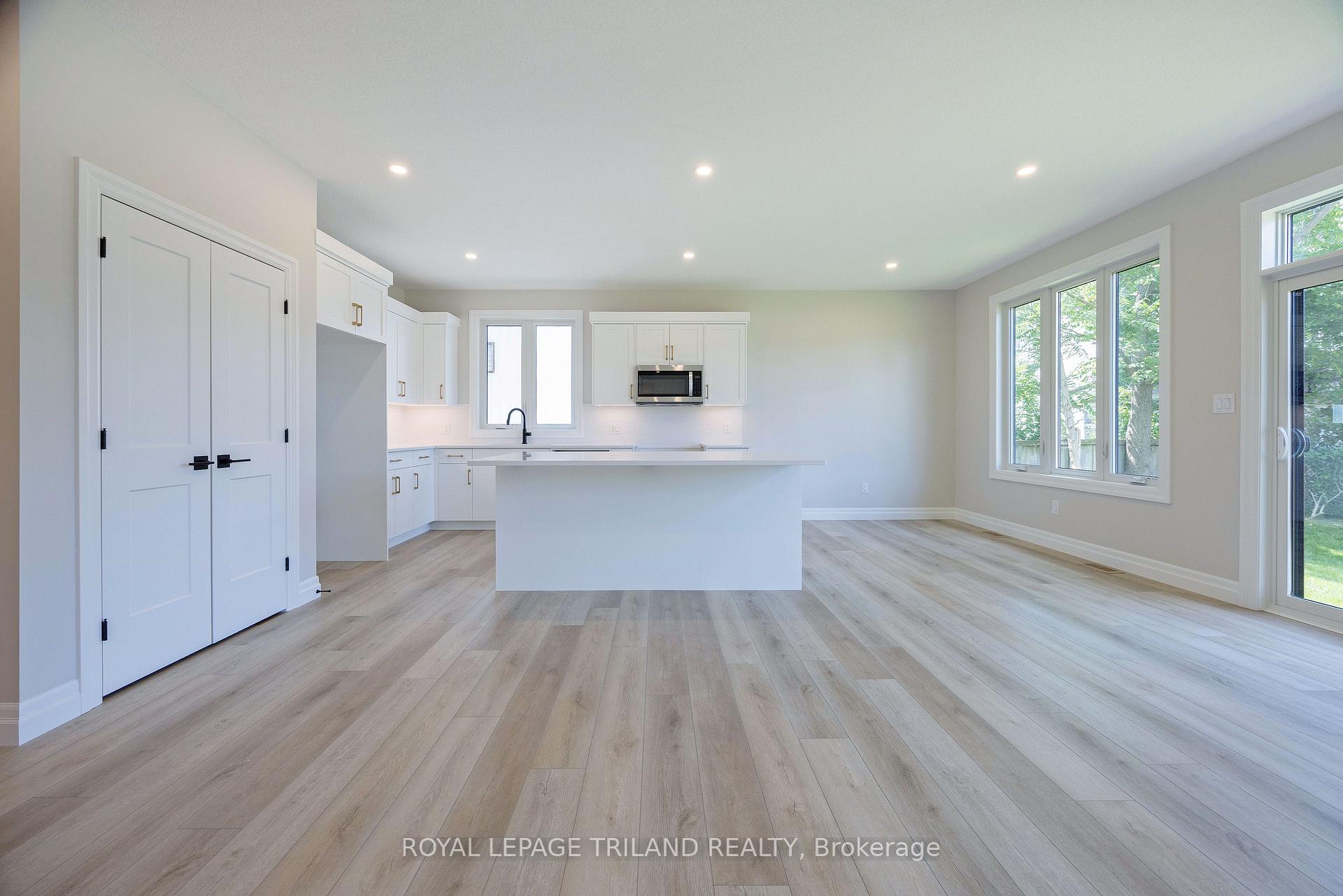 Photo 10 of 189 Catherine Street, North Middlesex, Parkhill — HOMEH