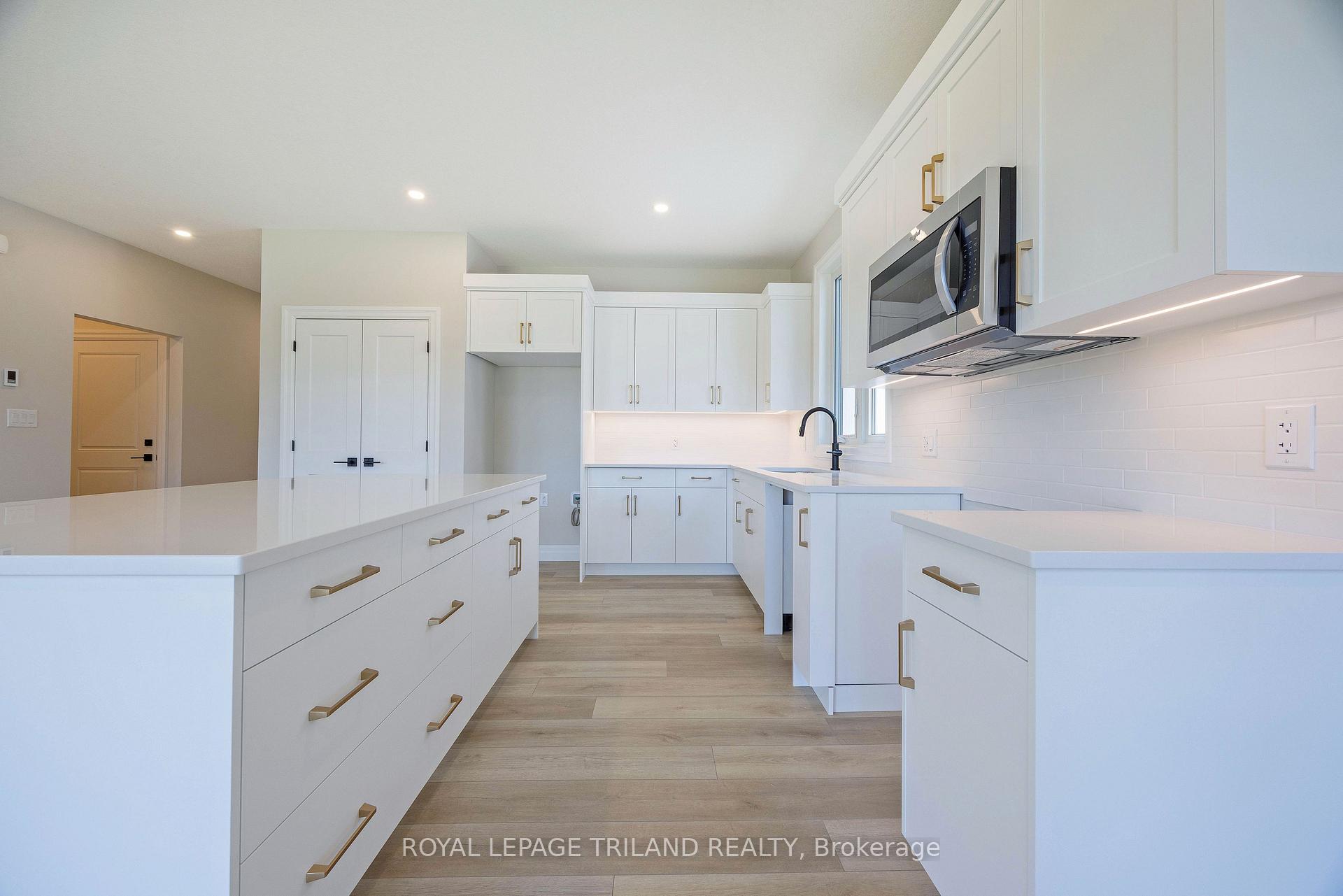 Photo 14 of 189 Catherine Street, North Middlesex, Parkhill — HOMEH