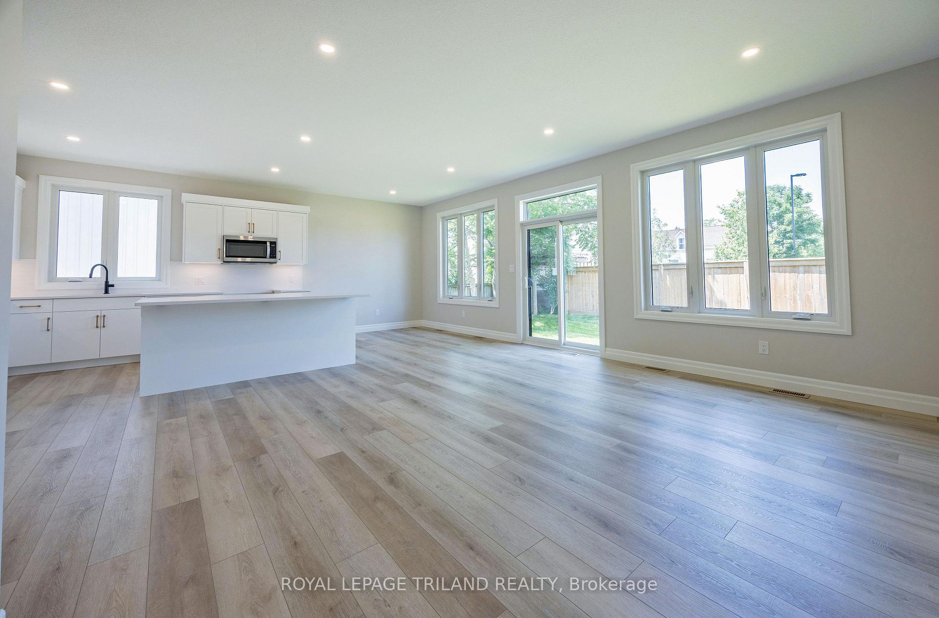 Photo 18 of 189 Catherine Street, North Middlesex, Parkhill — HOMEH