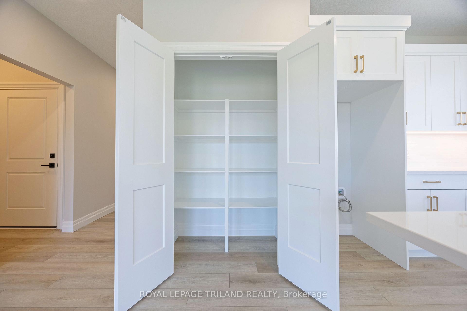 Photo 25 of 189 Catherine Street, North Middlesex, Parkhill — HOMEH