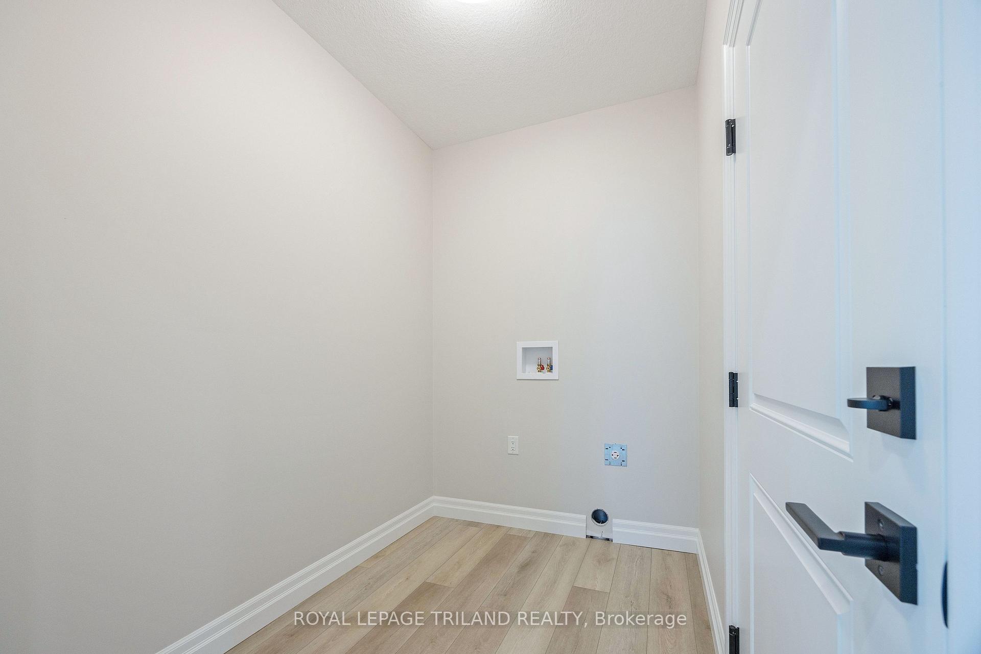 Photo 33 of 189 Catherine Street, North Middlesex, Parkhill — HOMEH