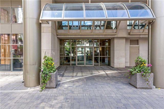 Photo 2 of Unit 805, 750 Bay Street, Toronto, Bay Street Corridor — HOMEH