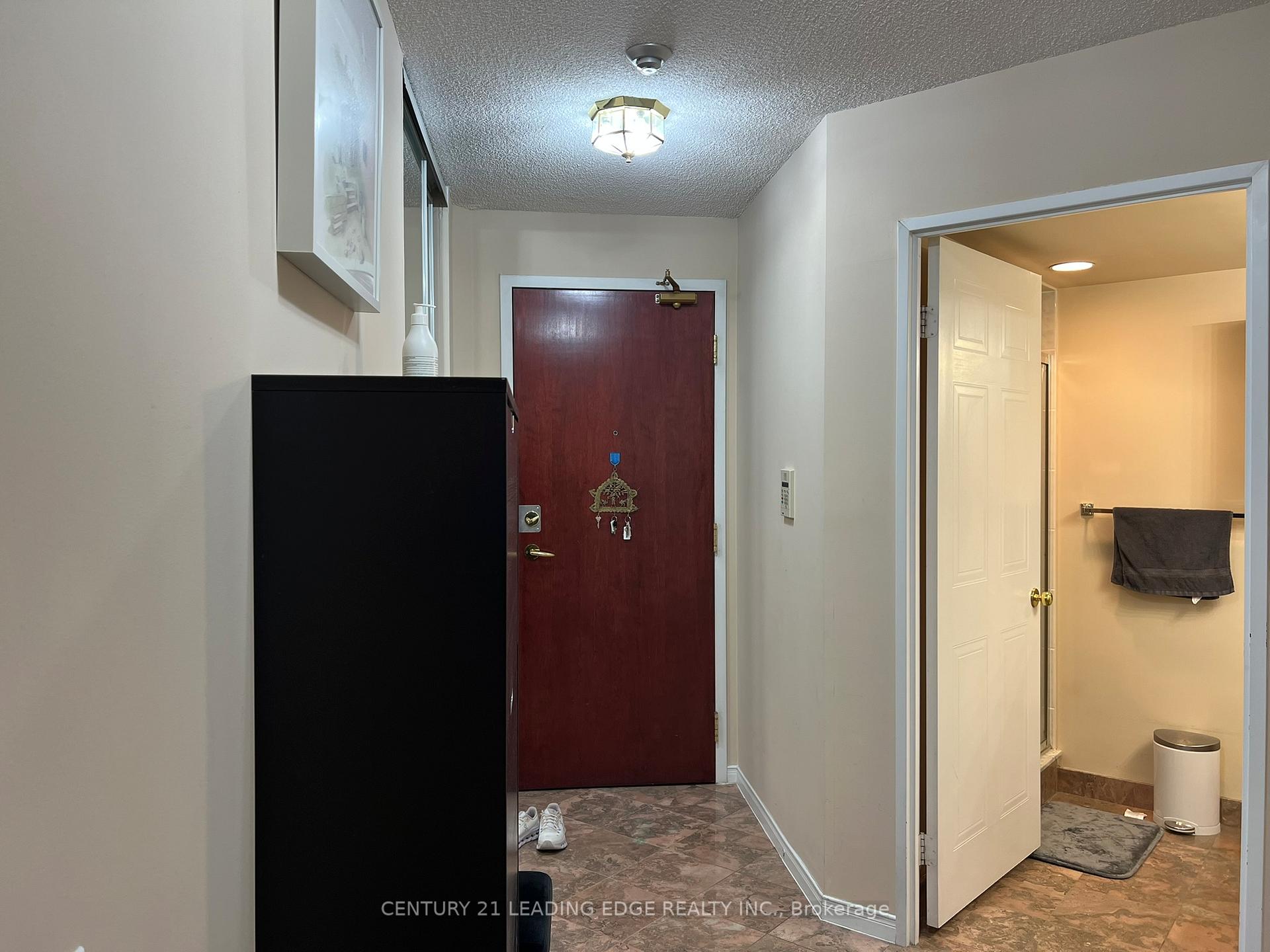 Photo 3 of Unit 805, 750 Bay Street, Toronto, Bay Street Corridor — HOMEH