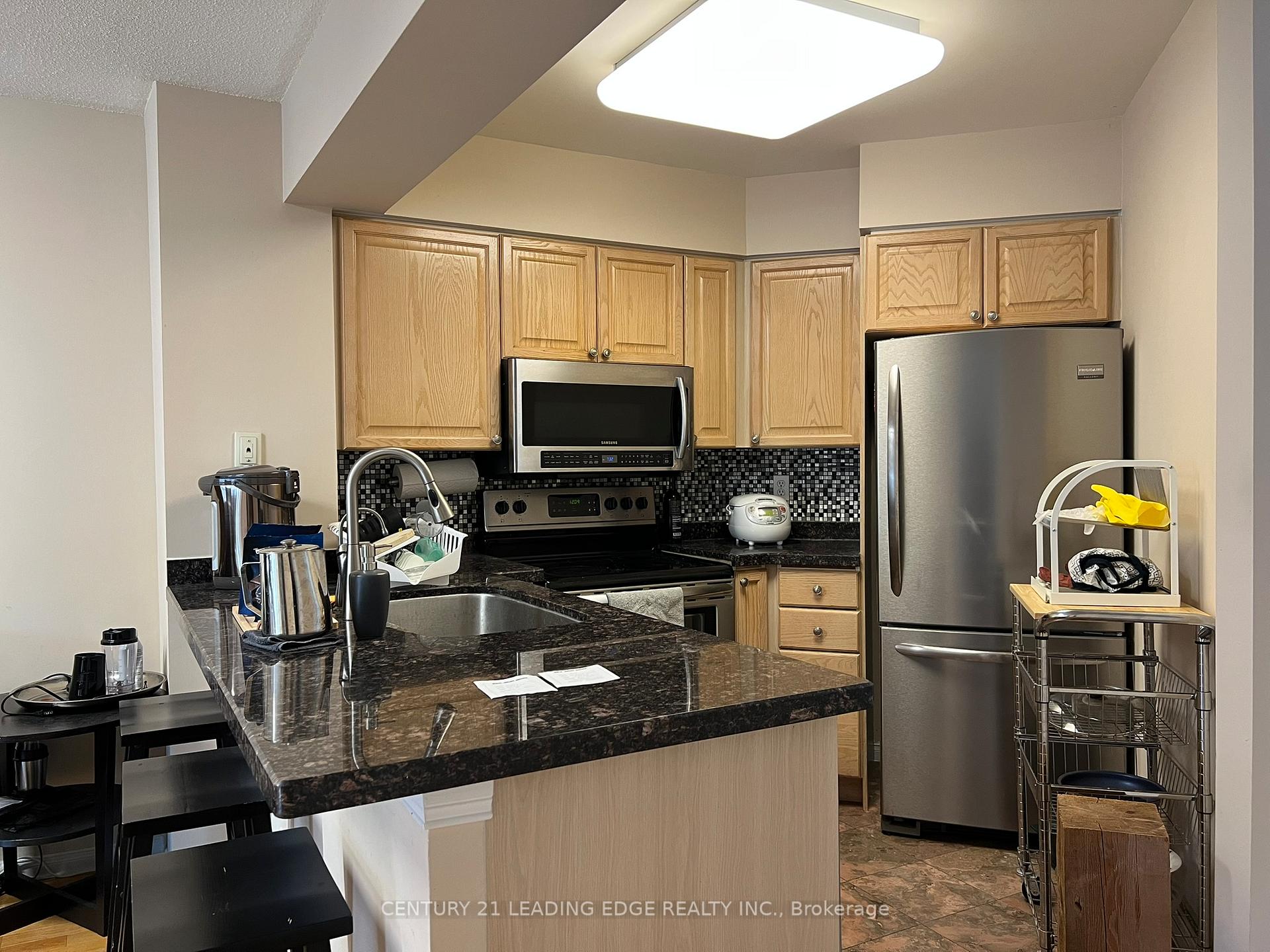 Photo 5 of Unit 805, 750 Bay Street, Toronto, Bay Street Corridor — HOMEH