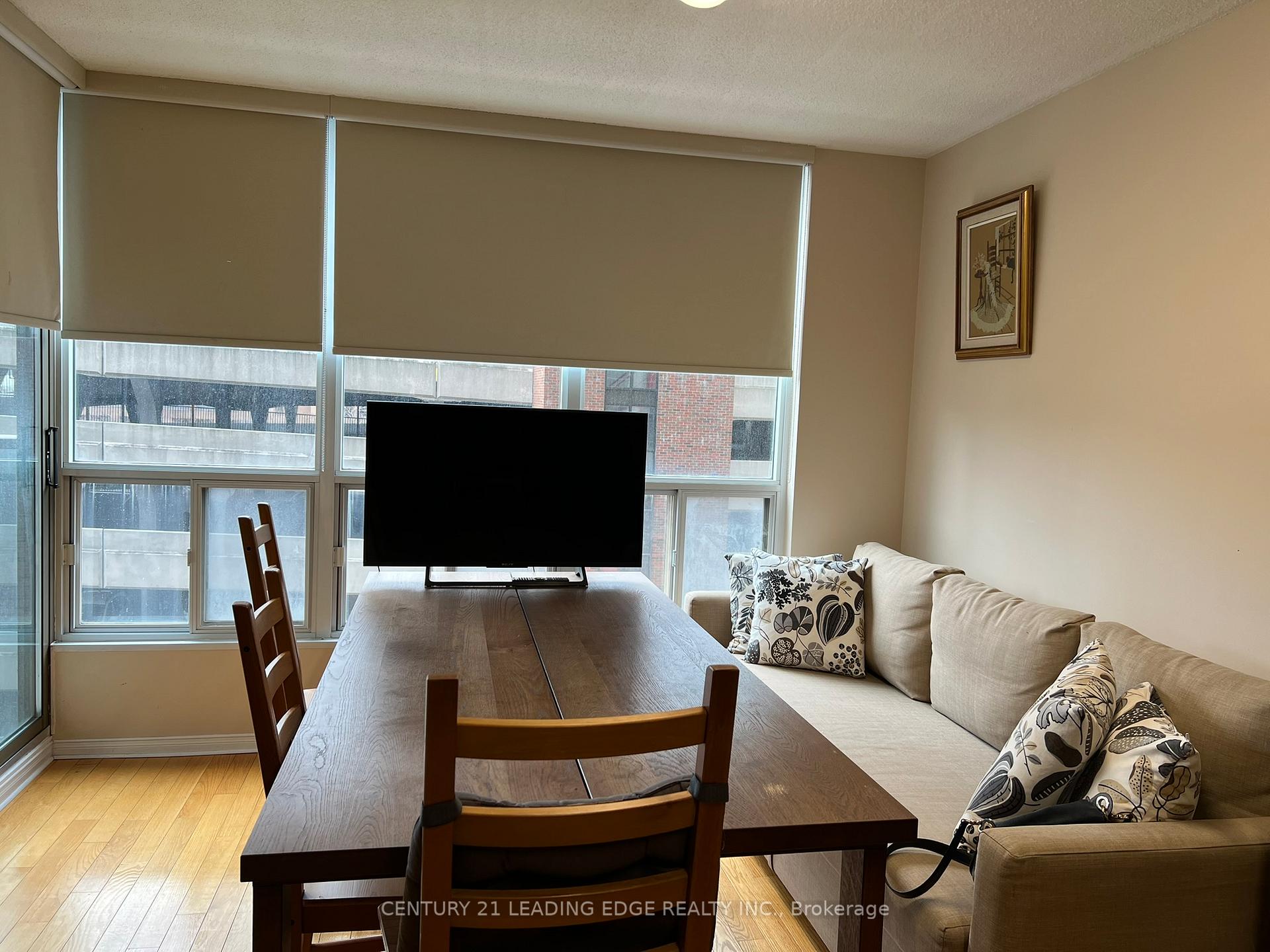 Photo 9 of Unit 805, 750 Bay Street, Toronto, Bay Street Corridor — HOMEH